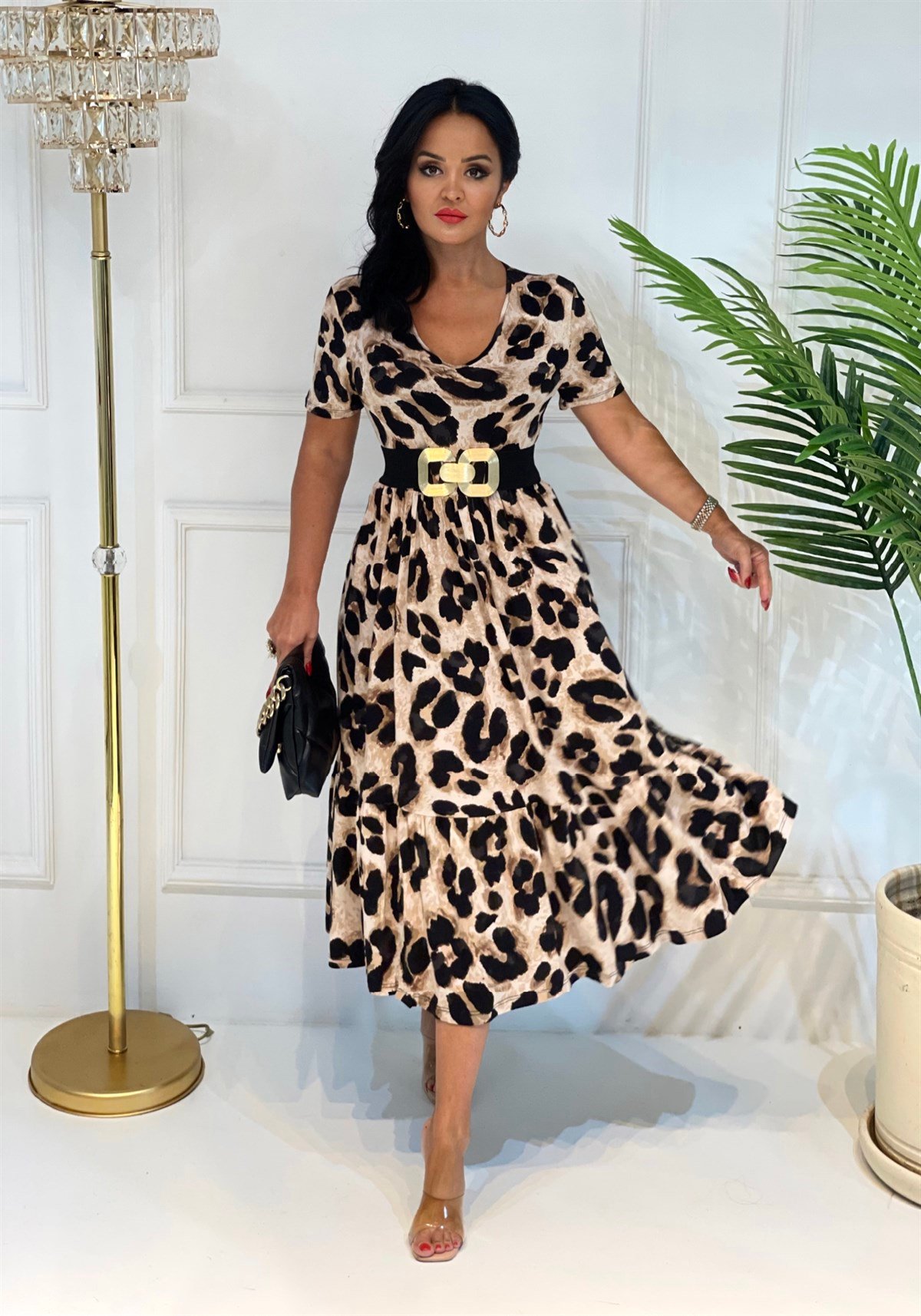 3673 ALTI VOLANLI V YAKA LEOPAR ELBİSEKsodjdhbdnd