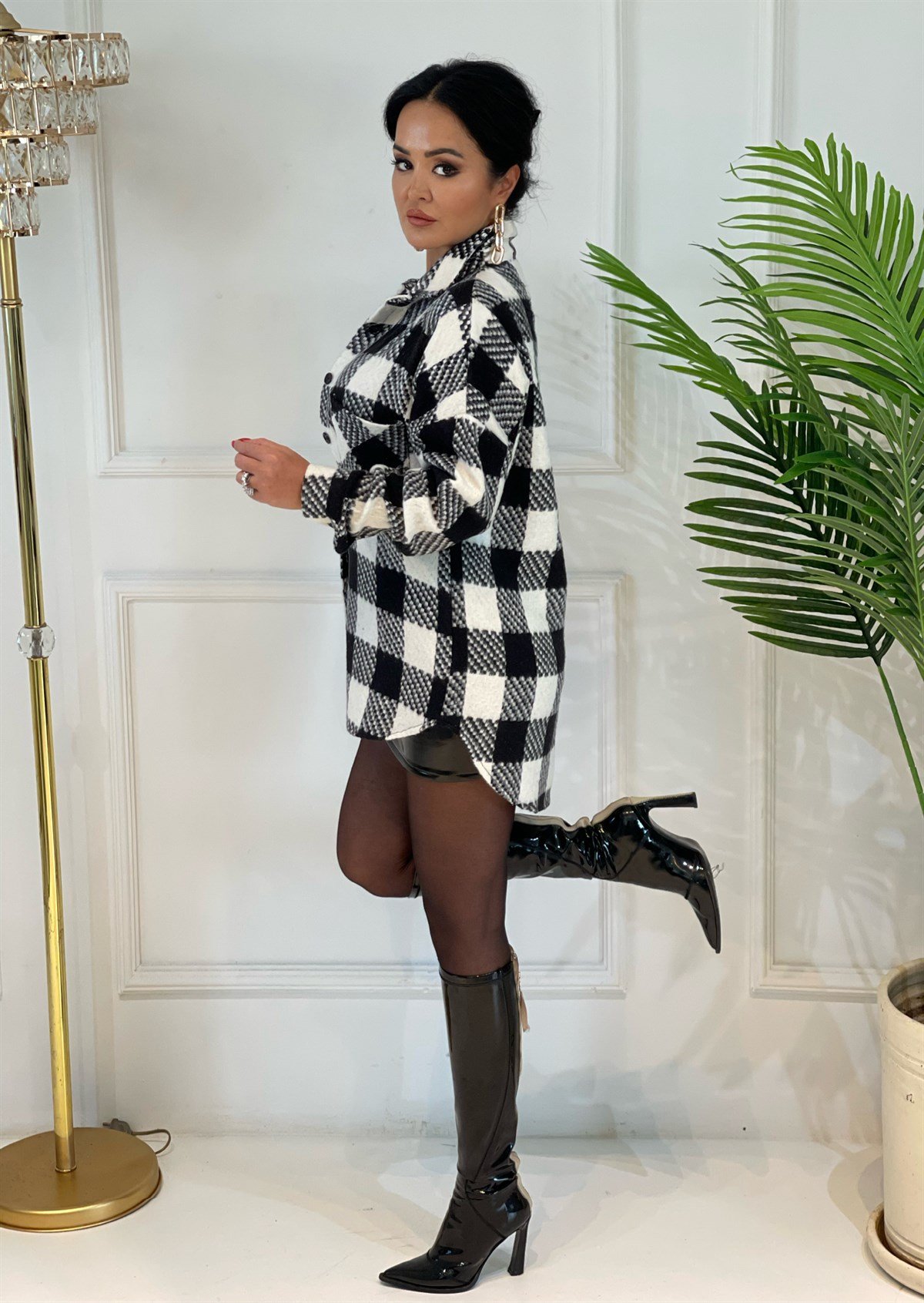 3741 siyah beyaz ekose gömleksnsdjd