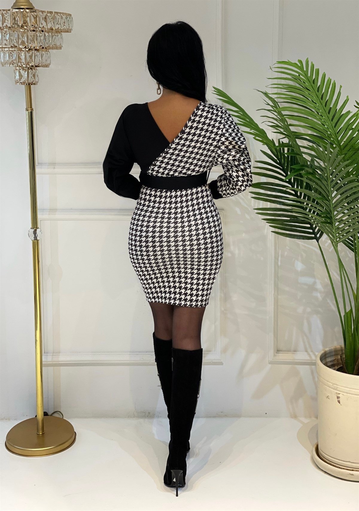 3772 SİYAH BEYAZ KAZAYAGI DESENLİ ELBİSEökglflkf