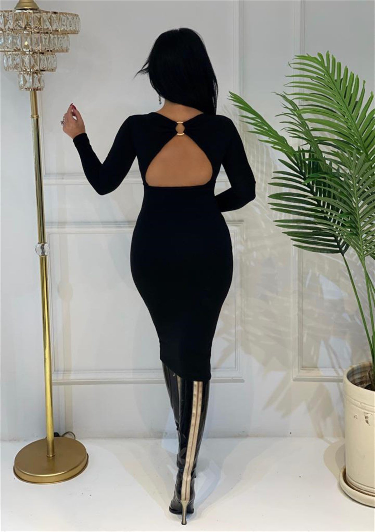 3793 sırt kısmı halka detaylı siyah elbisehyshsywsyw