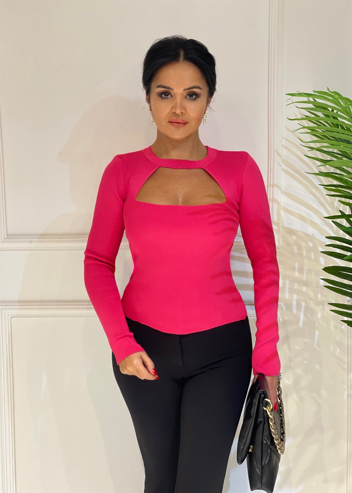 3800 göğüs dekolteli pembe triko bluzhyshsywsyw