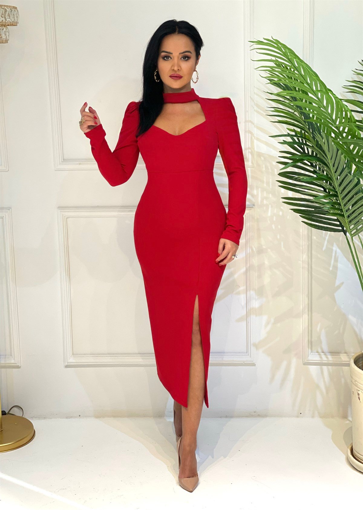 3809 KIRMIZI GÖGÜS DEKOLTELİ VATKALI YIRTMAÇLI ELBİSE SŞDFGF