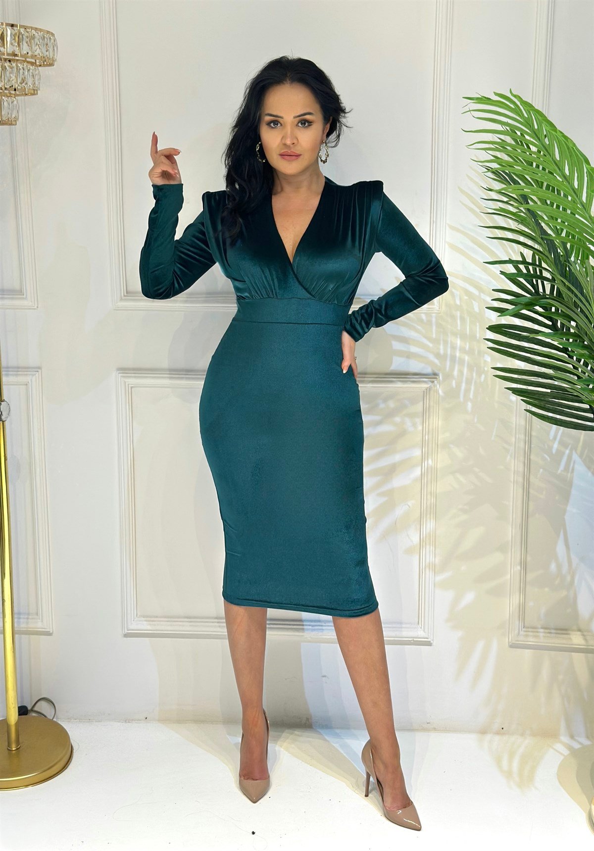 3834 Kruvaze yaka zümrüt elbisehyshsywsyw