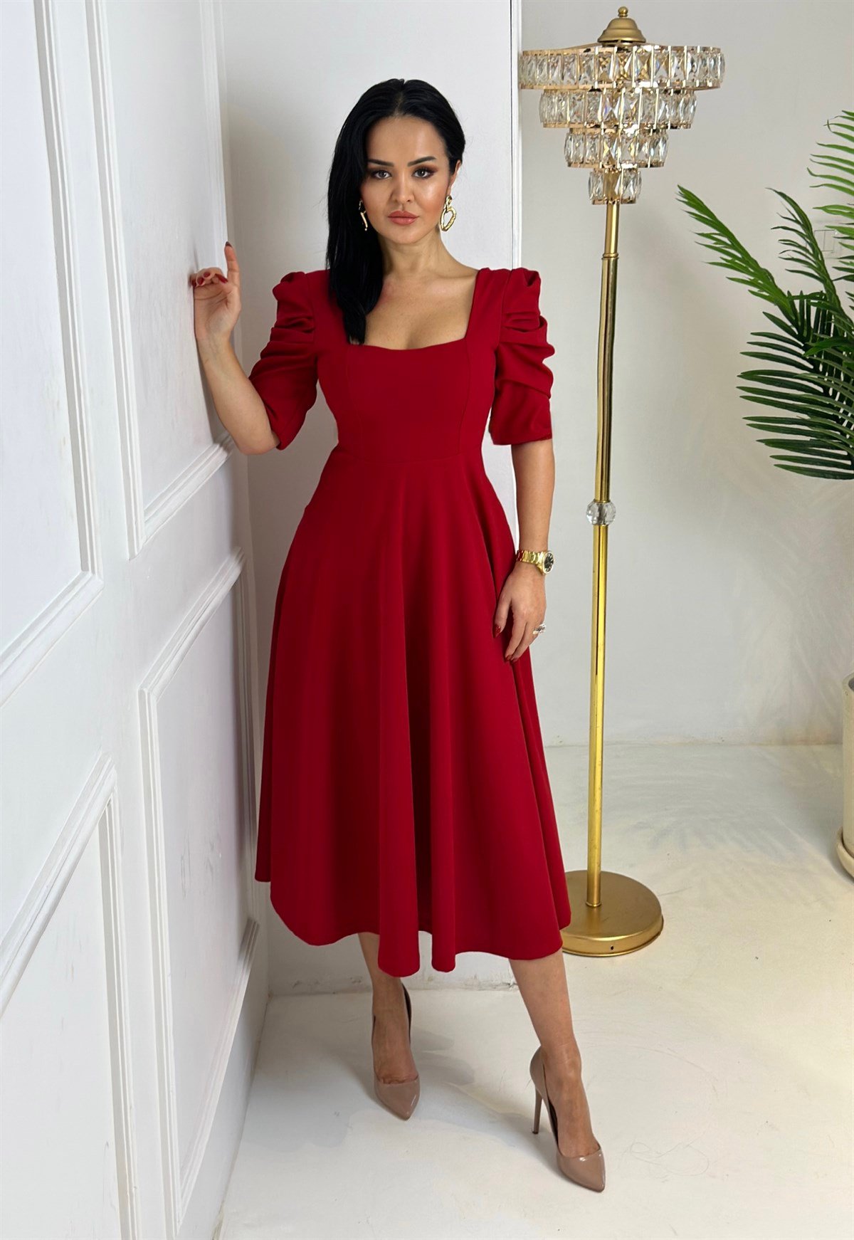 3935 Kol pileli kırmızı elbisehyshsywsyw