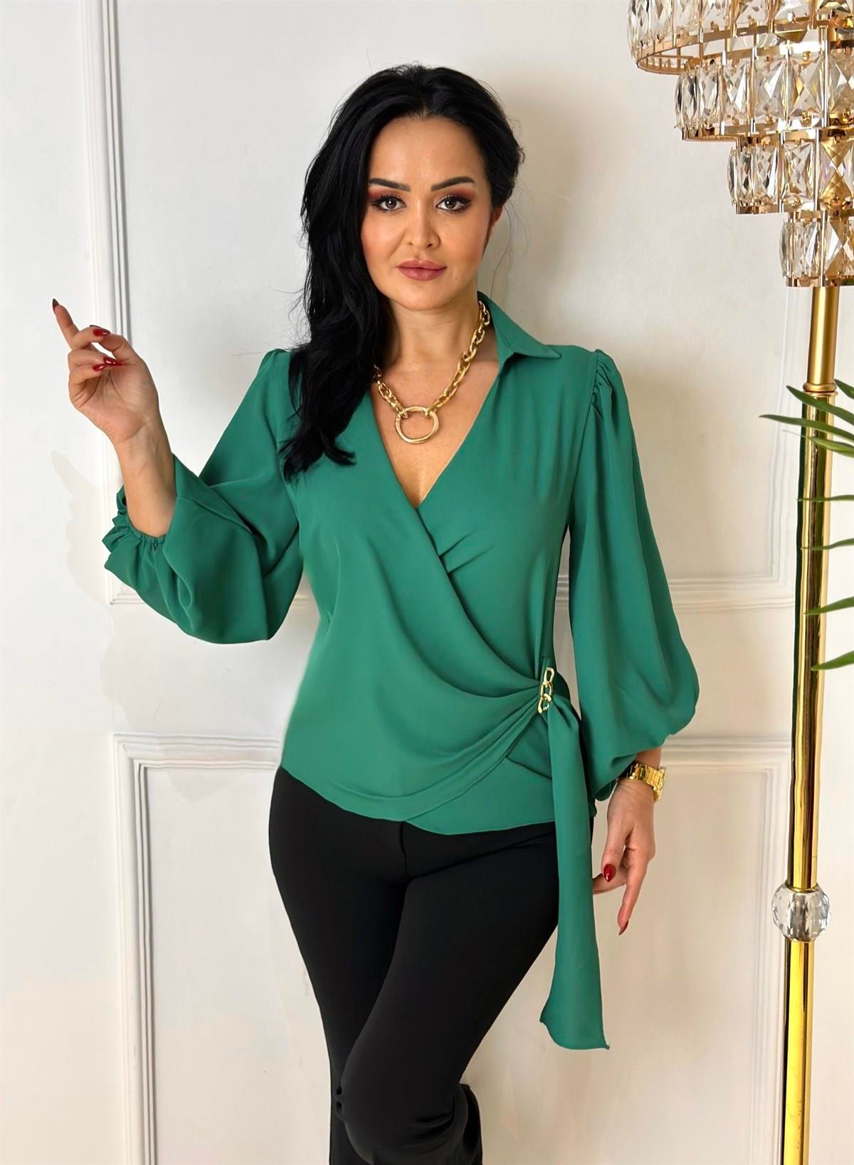 3945 Tokalı yeşil bluzhyshsywsyw