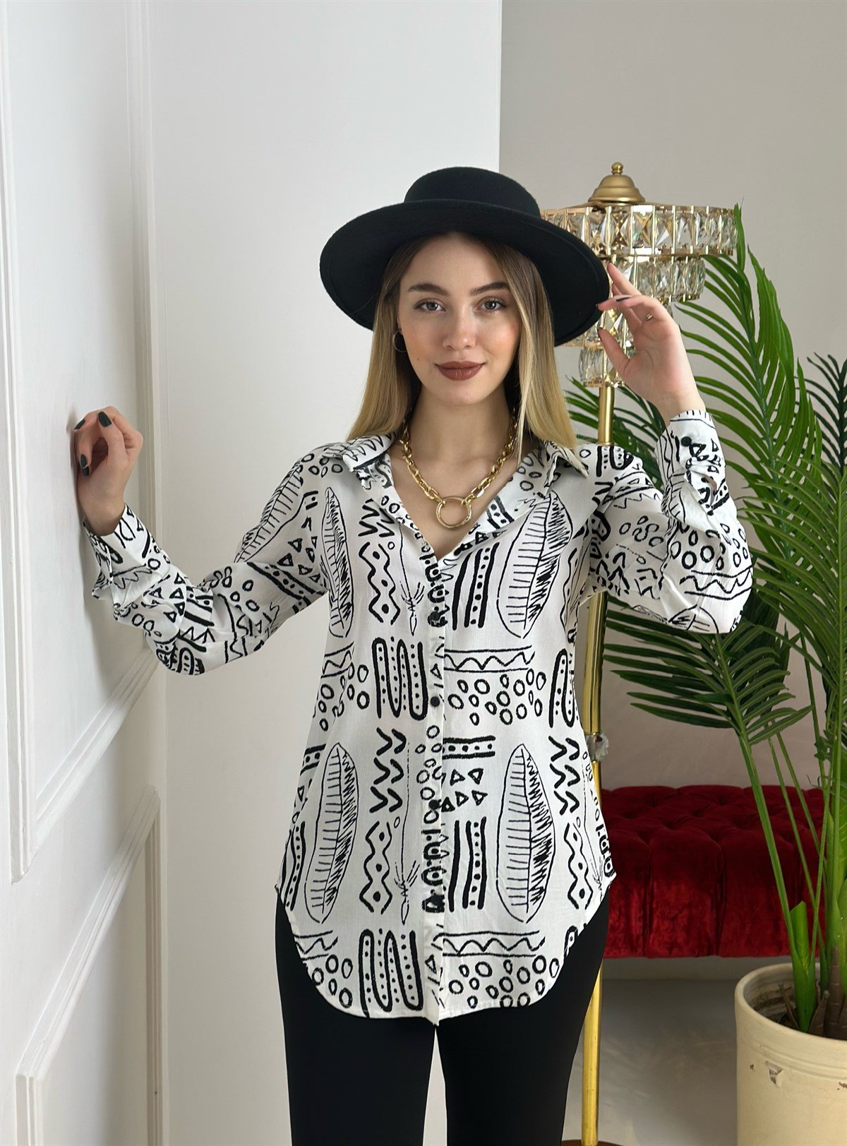 3983 Beyaz üzerine siyah şekilli  gömlekdef45ty54y5