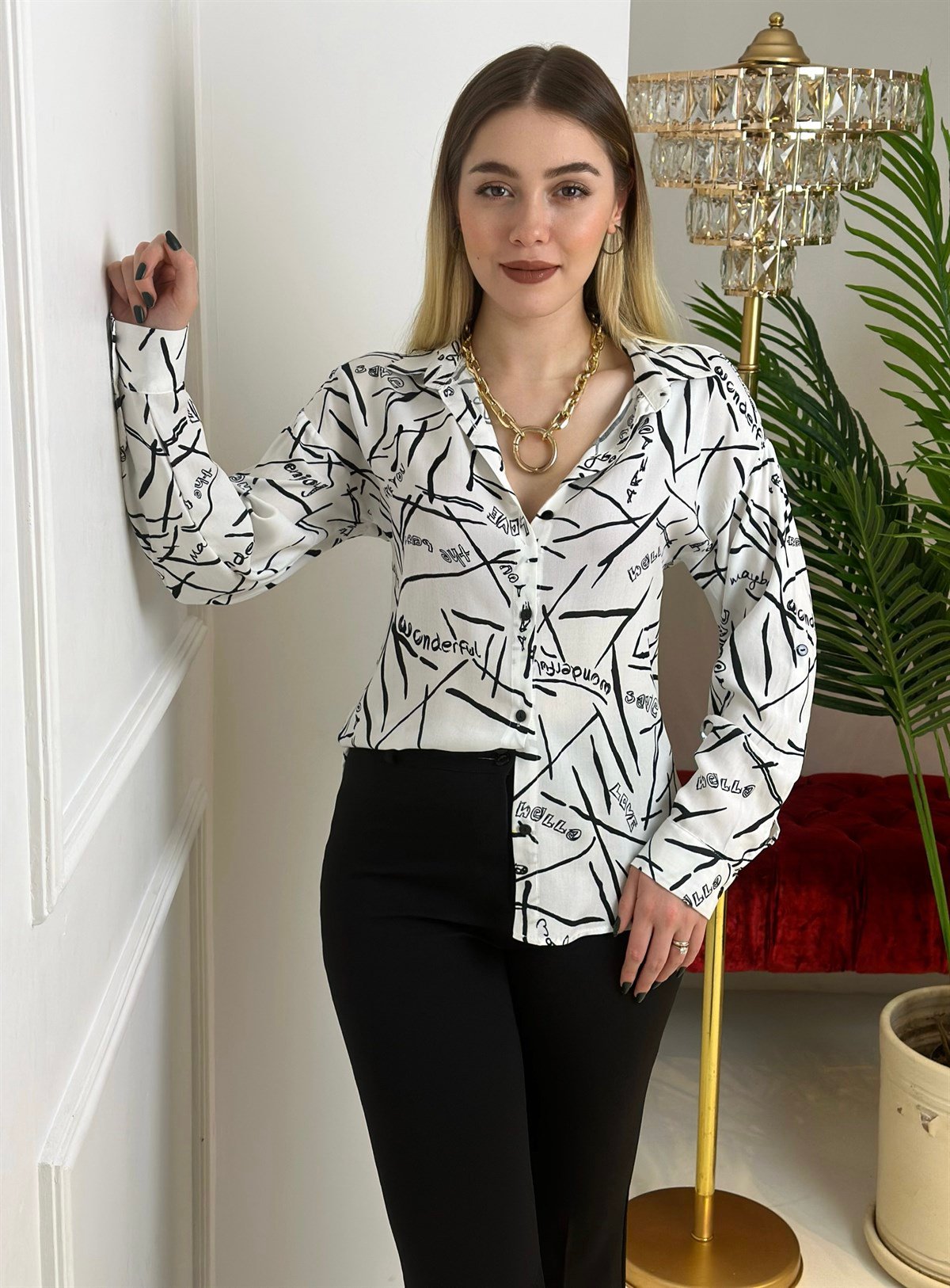 3984 Yazılı beyaz gömlekdef45ty54y5