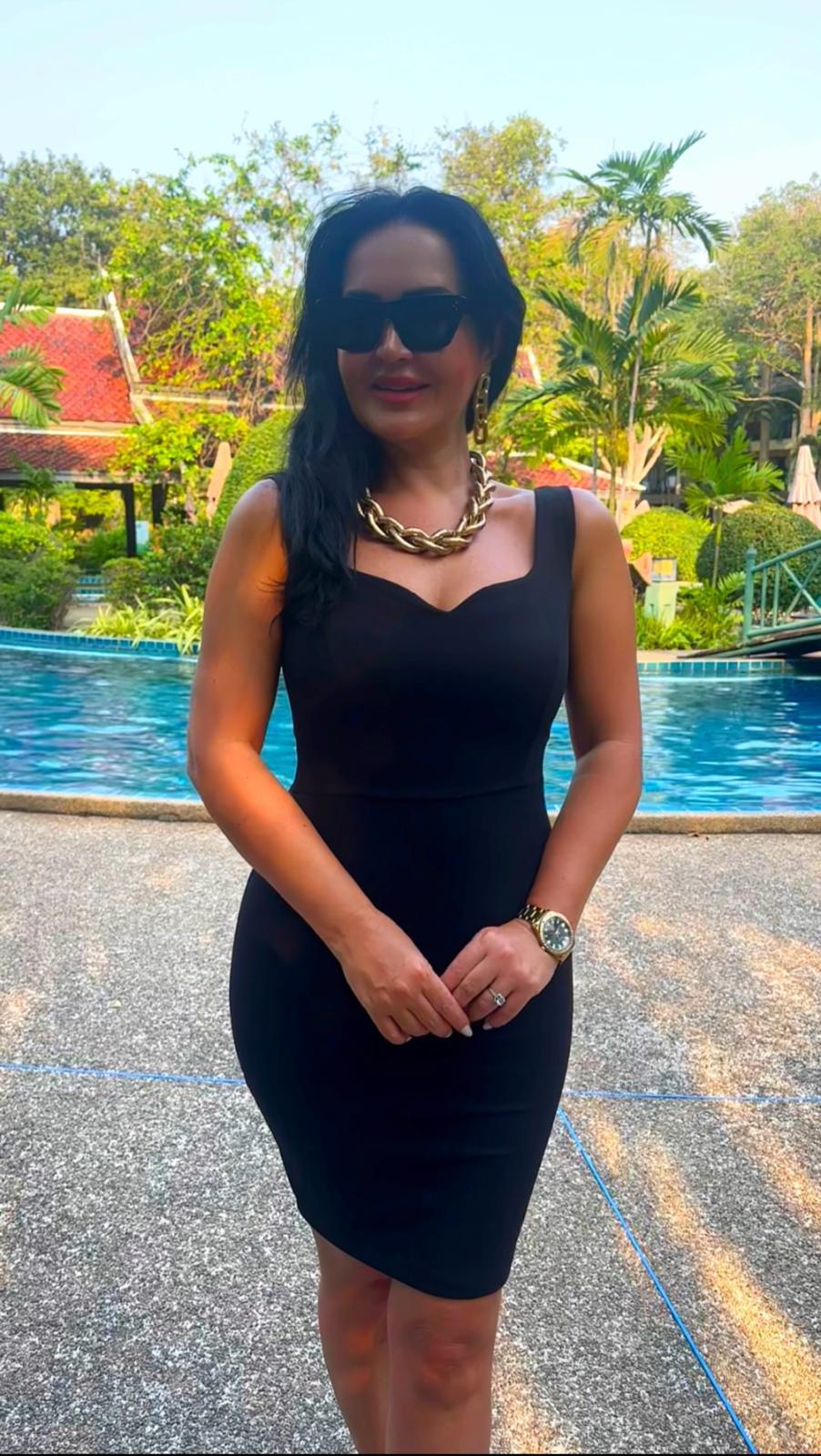 4159 Toparlayıcı bir beden ince gösteren Double krep mini elbiseSösödöm