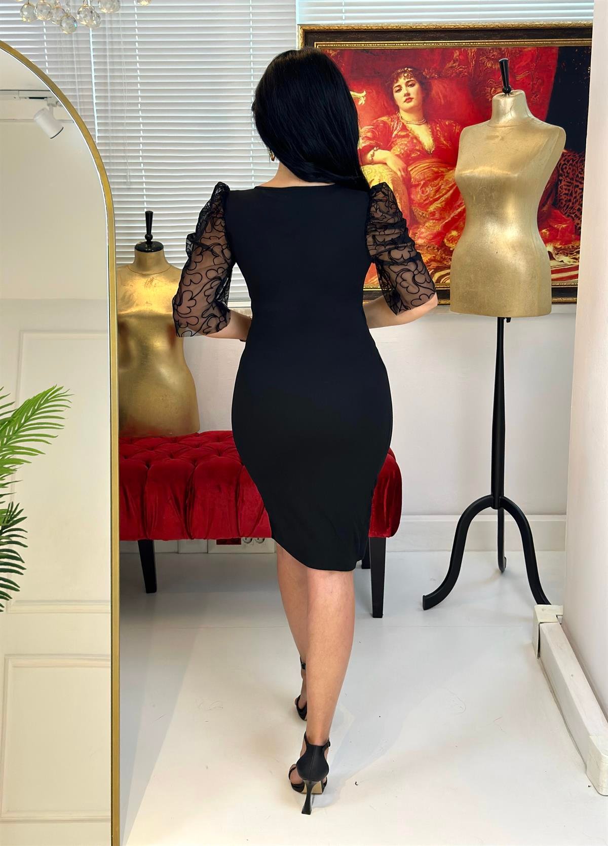 4162  Siyah yarım kol tül detaylı toparlayıcı siyah elbisemmgff