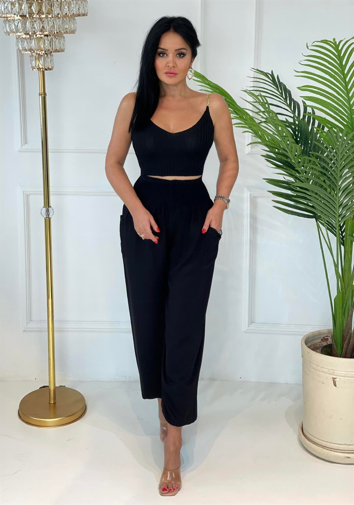 4214 Paçası beli lastikli  siyah pantolon5645RFEDF