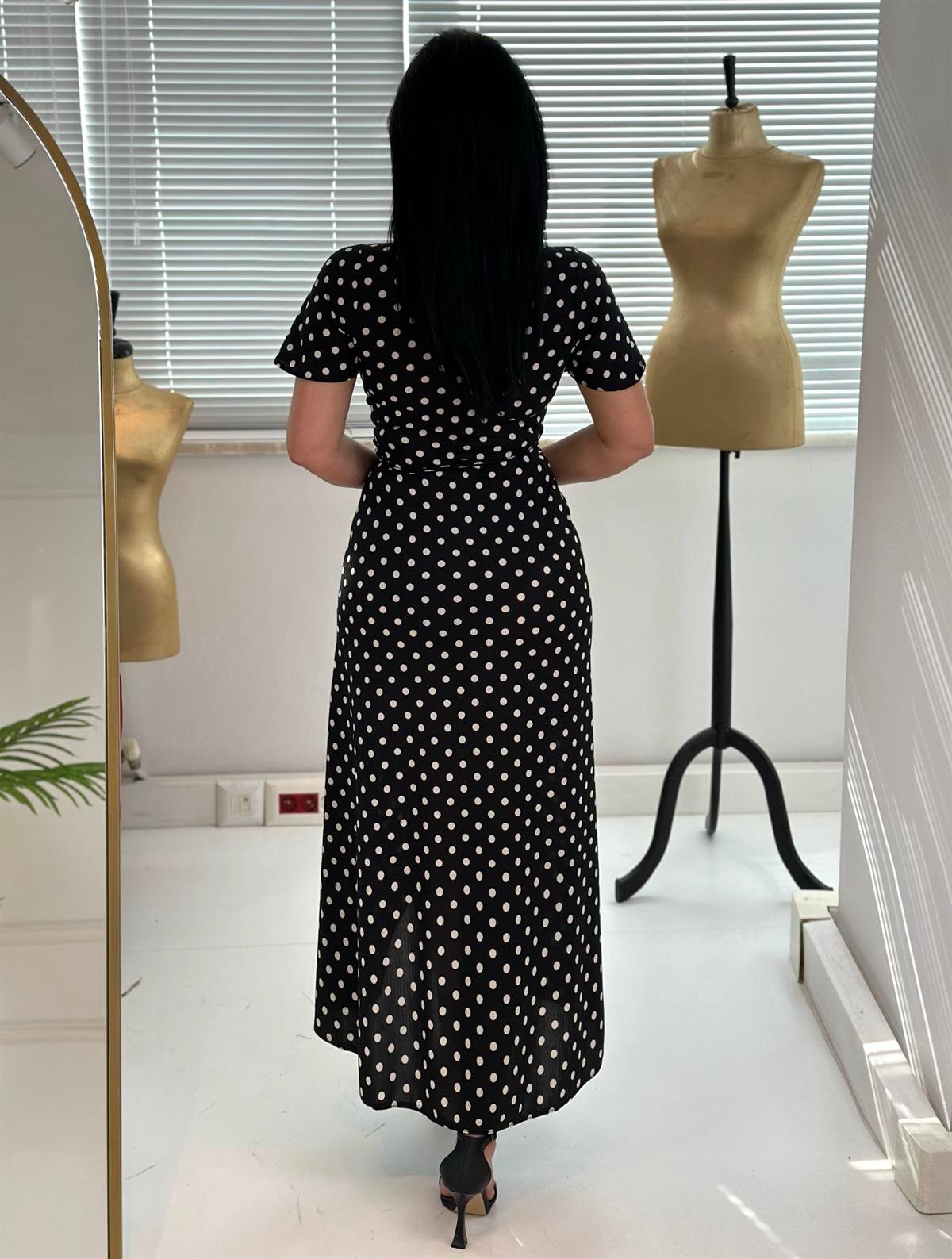 4222  Kruveze yaka puantiyeli krep  elbiseJRHURFT7RFTGFUY