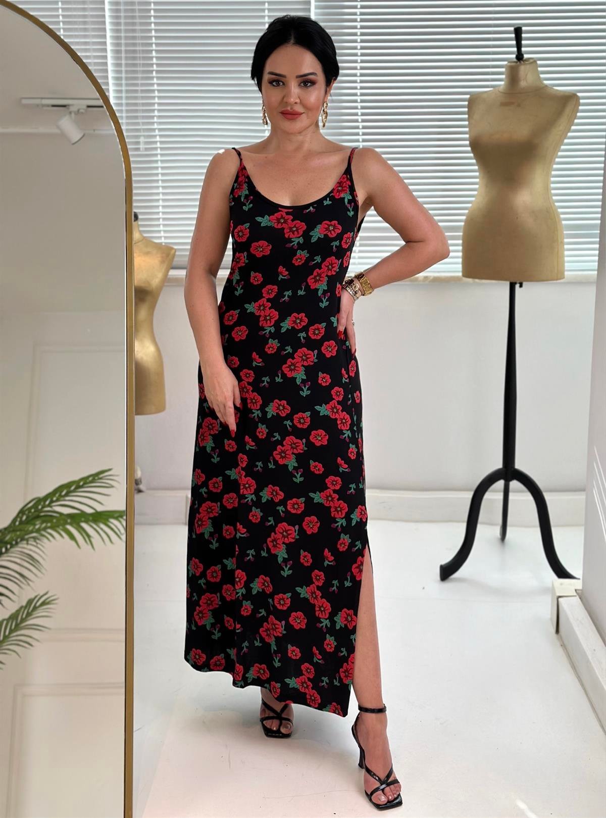 4223 İp askılı rahat kalıp çiçekli  elbiseJRHURFT7RFTGFUY