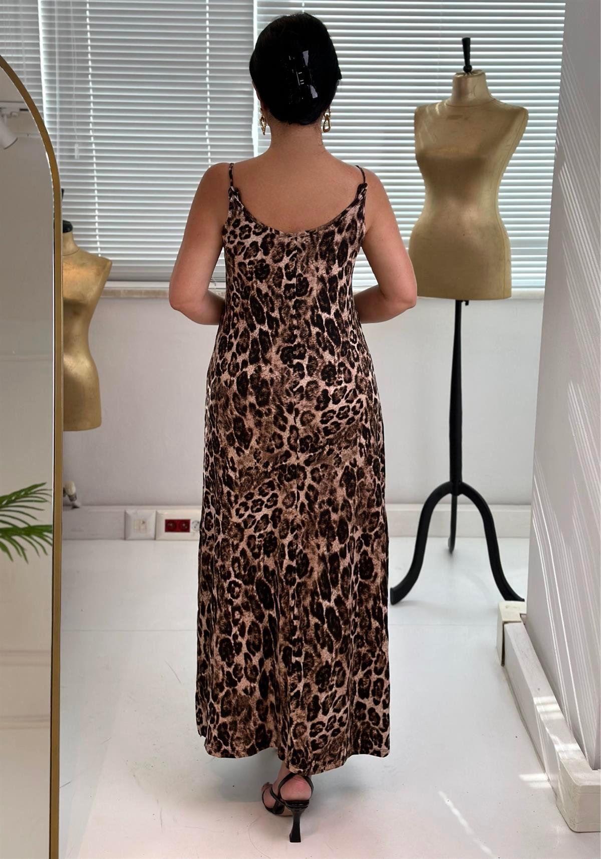 4223 İp askılı rahat kalıp leopar  elbiseJRHURFT7RFTGFUY