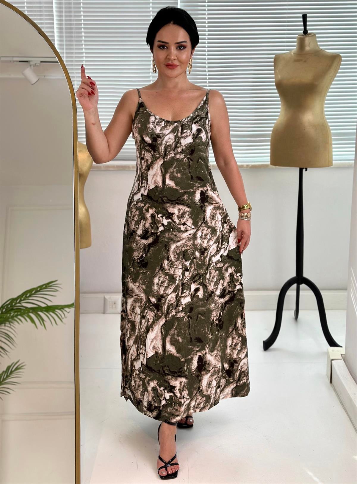 4223 İp askılı rahat kalıp yeşil desenli elbiseJRHURFT7RFTGFUY