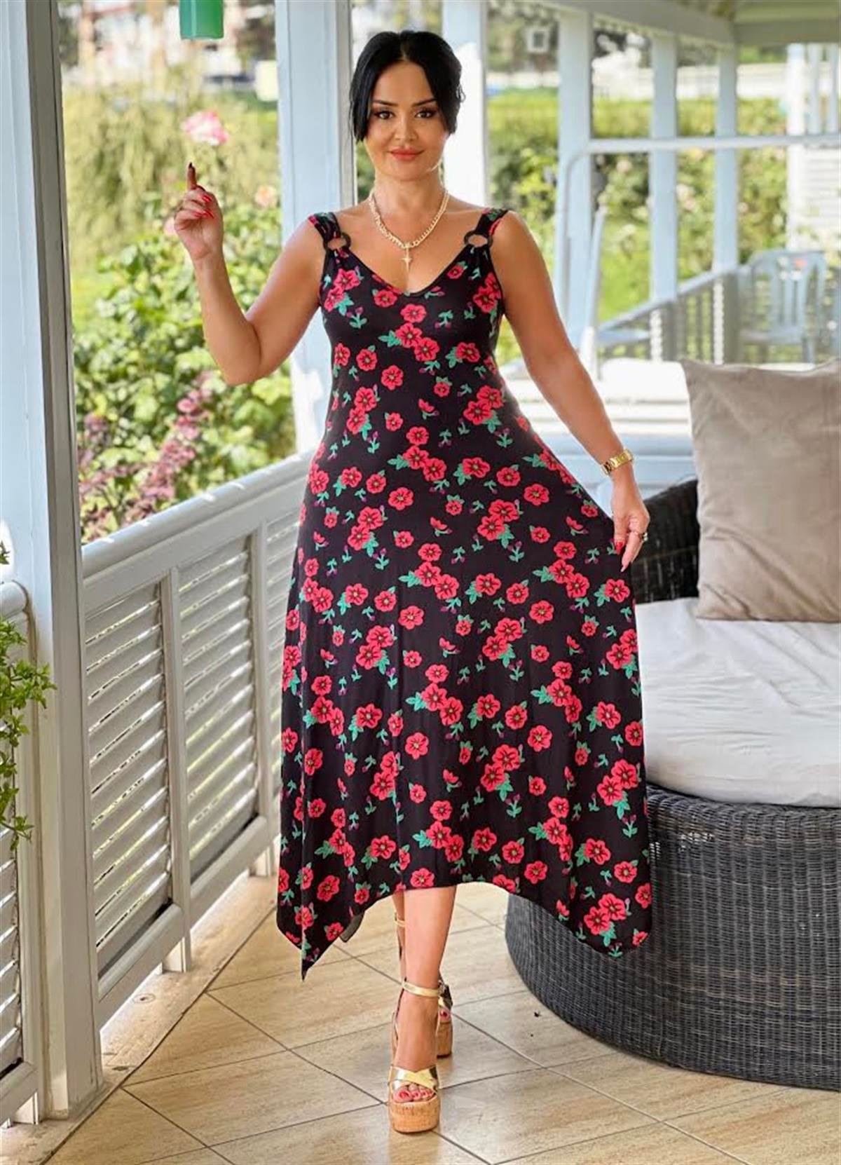 4232 Yazlık rahat kalıp çiçek desenli  elbise jkjnedjned