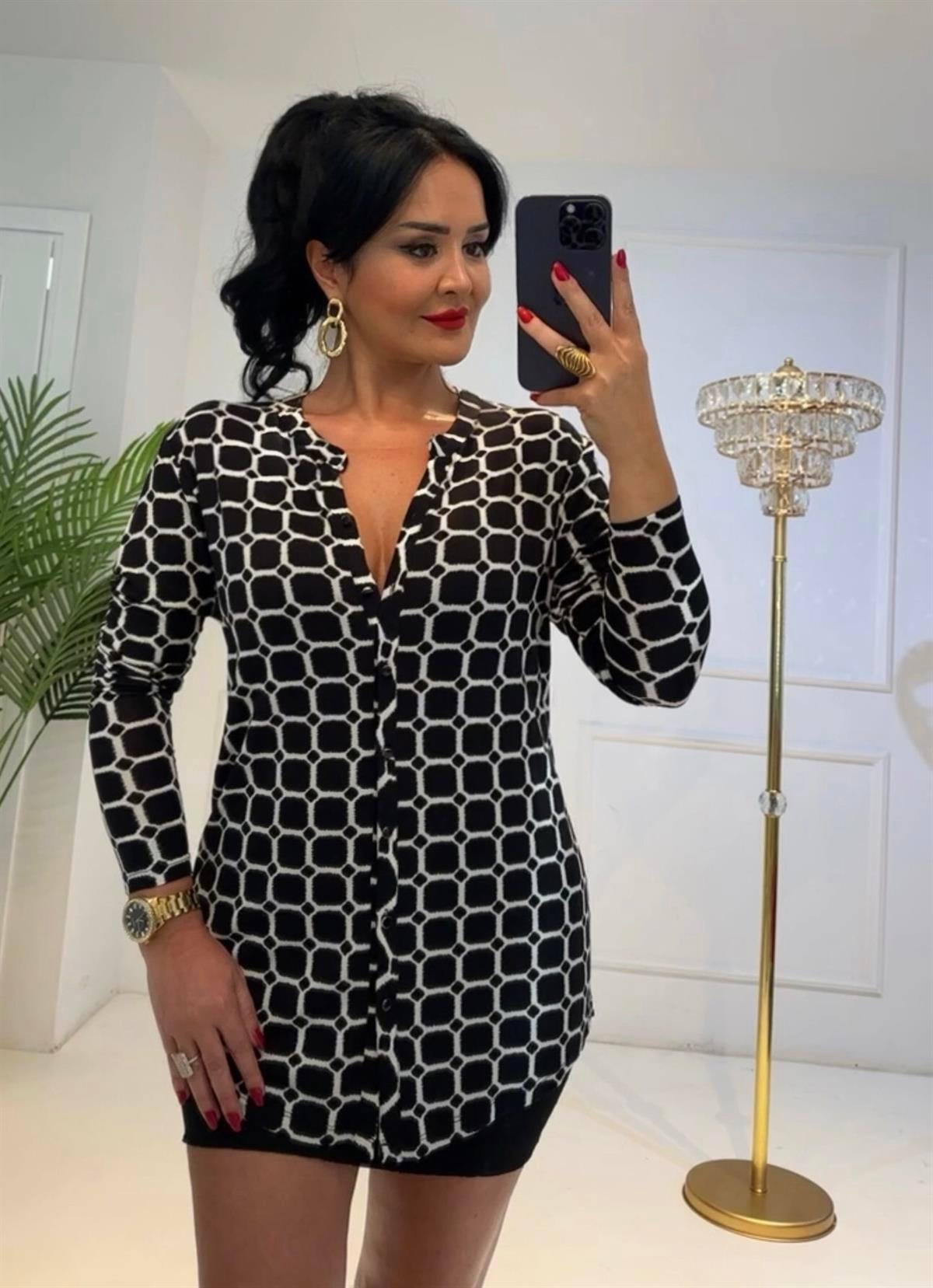 4268 Pamuklu viskon kumaş kare desenli gömleksfdrfgsdfgsd