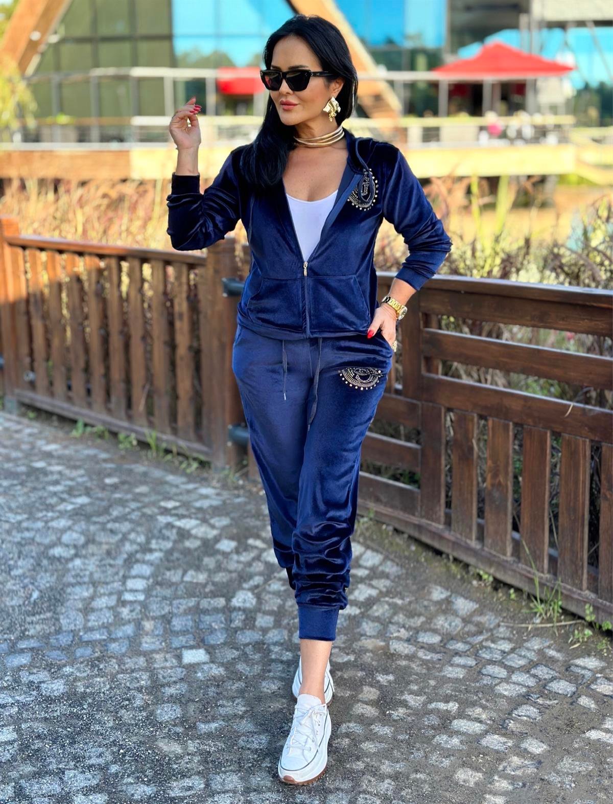 4308 Lacivert kadife eşofman takımıthtfhf