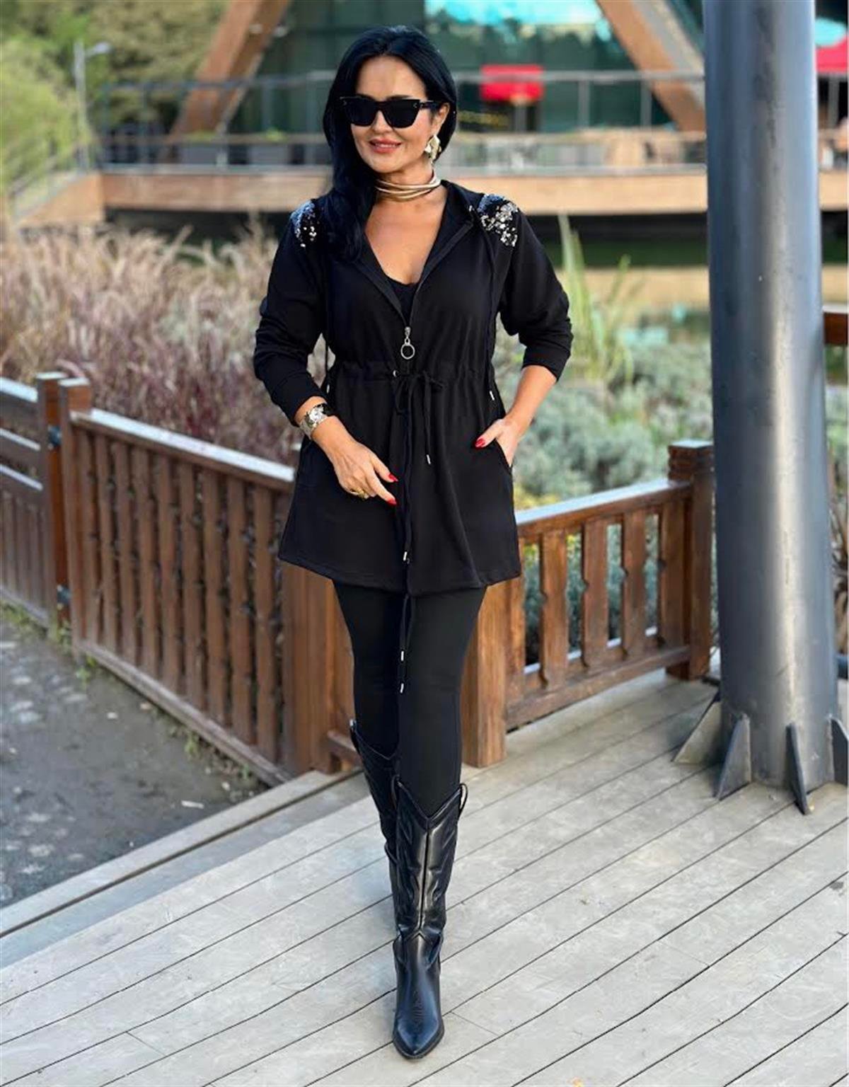 4311  Fermuarlı siyah    hırkasnsdjd
