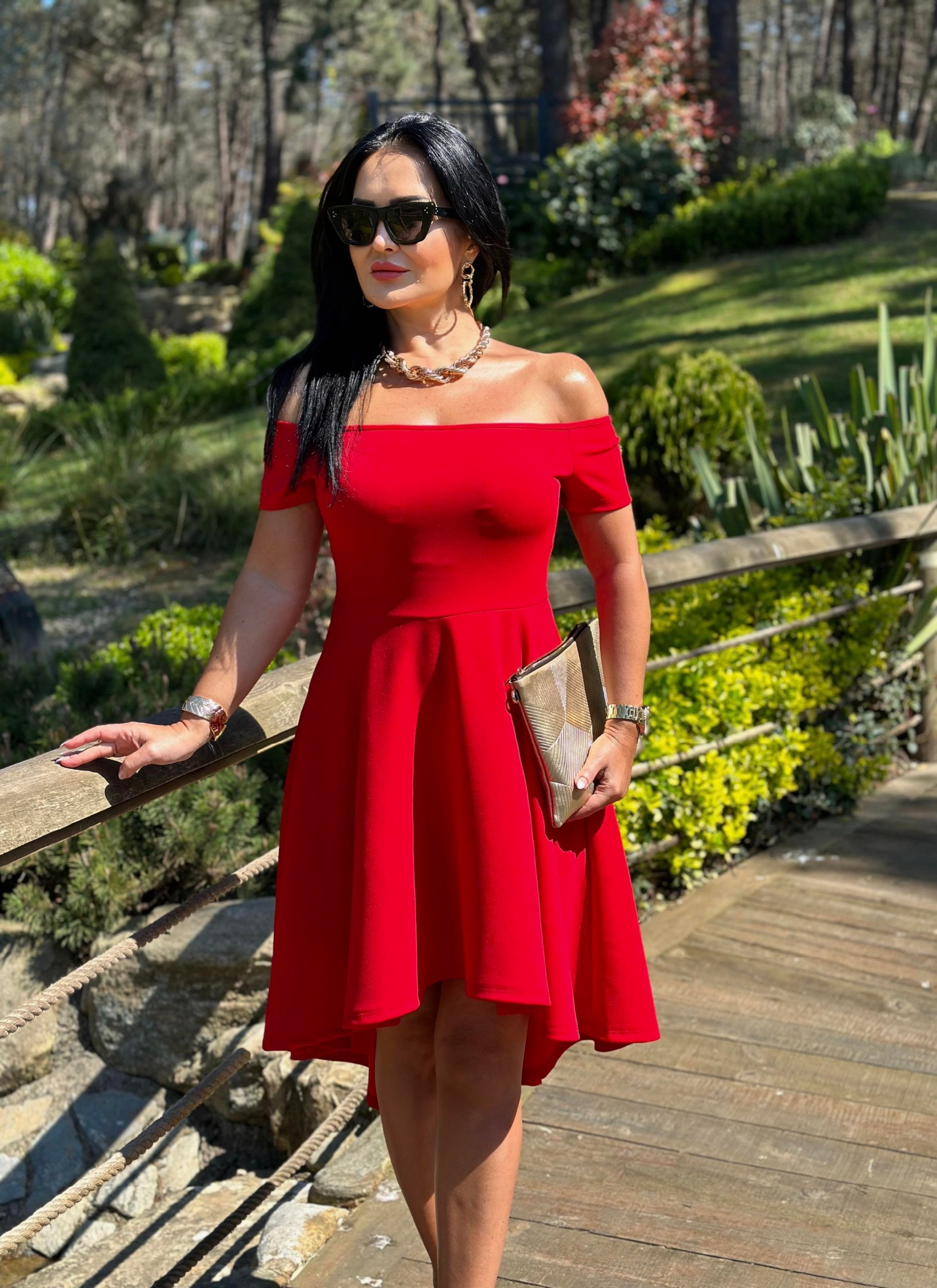 4480  Modonna yaka kırmızı elbise hyshsywsyw