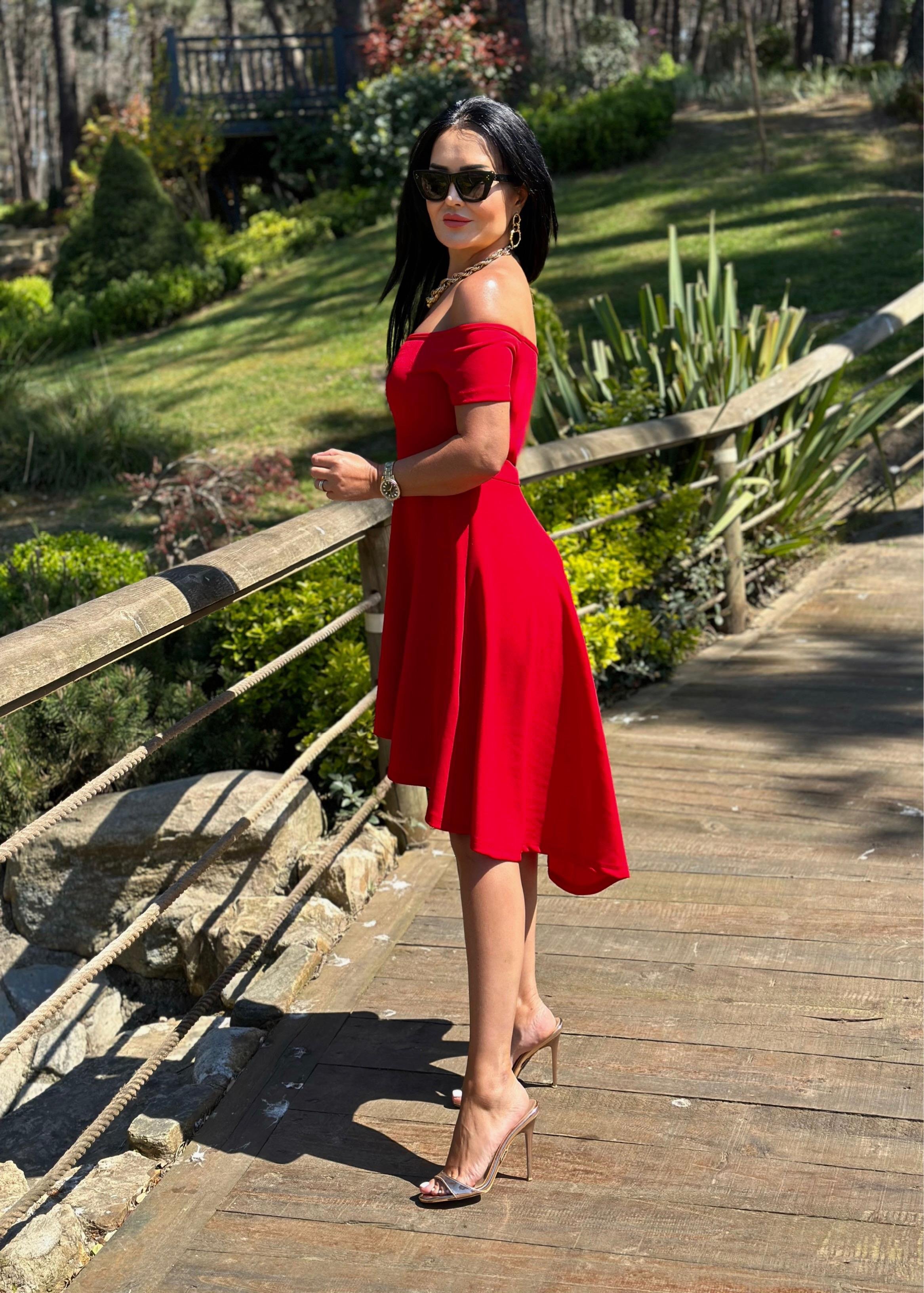 4480  Modonna yaka kırmızı elbise hyshsywsyw