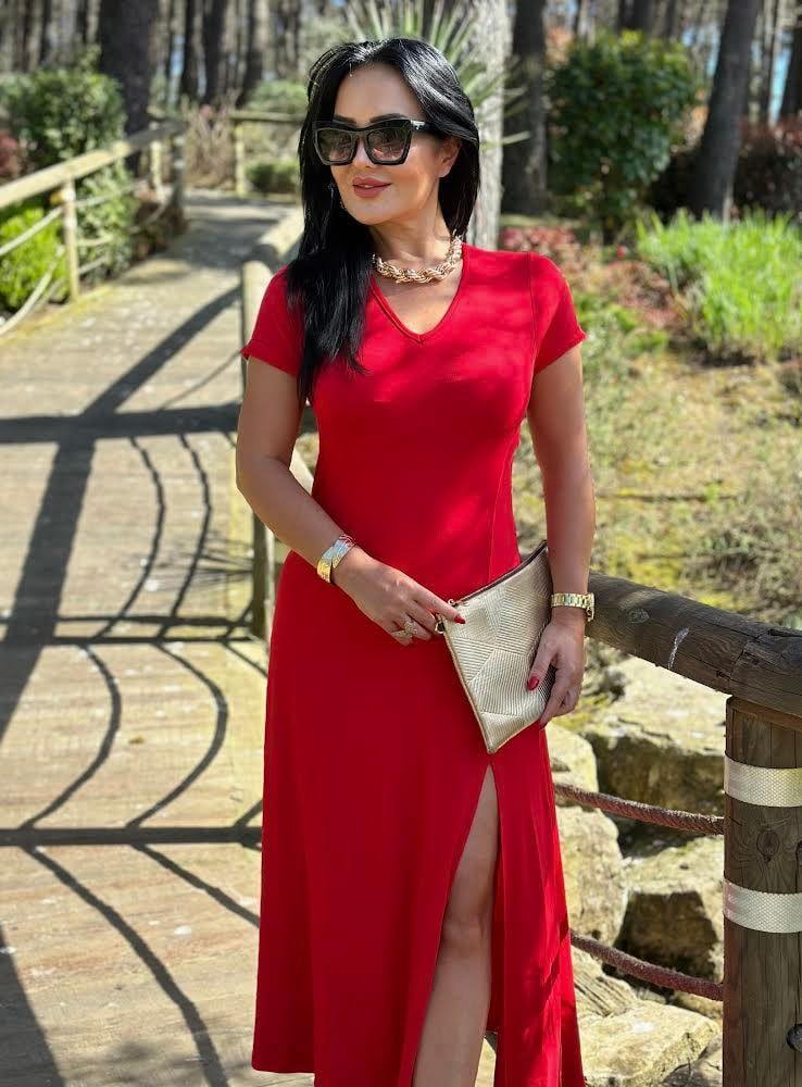 4486 V yaka yırtmaçlı  kırmızı elbisehyshsywsyw