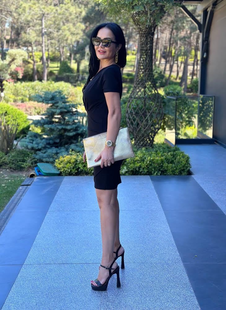 4522 Dekoliteli double krep siyah elbise 4522