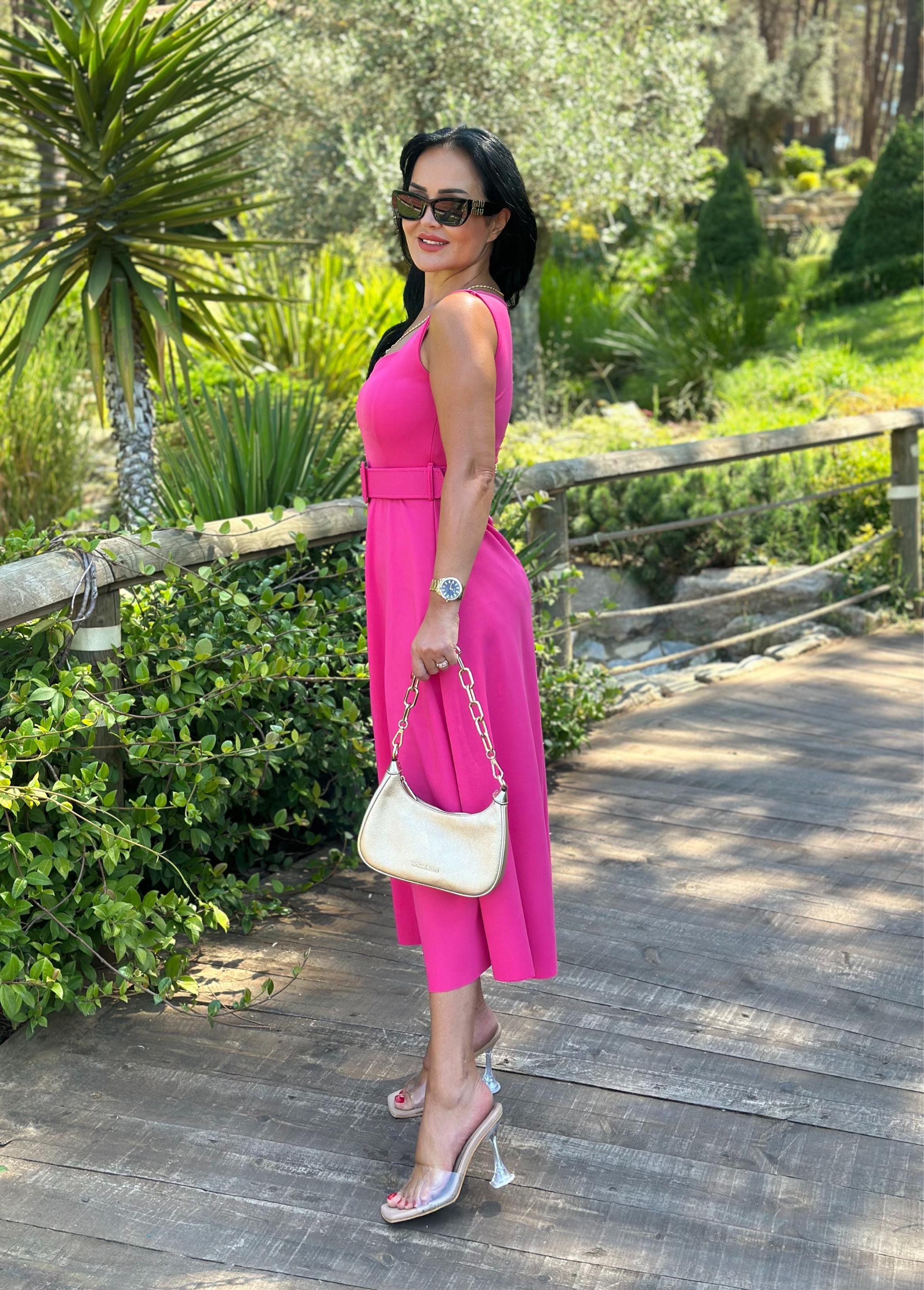 4538 Kare yaka şeker pembe kemerli  elbise 4538