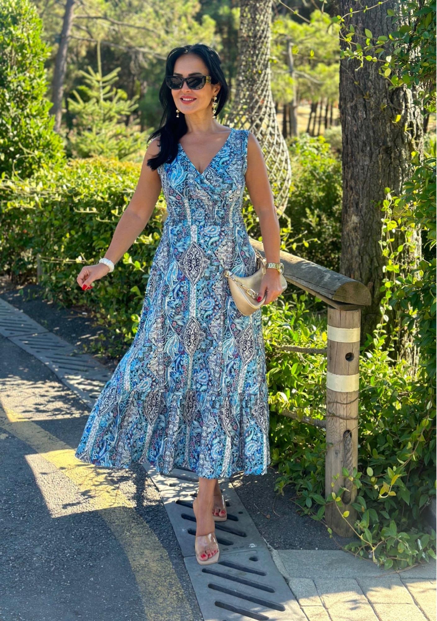 4556 Beli lastikli mavi desenli elbise 4556