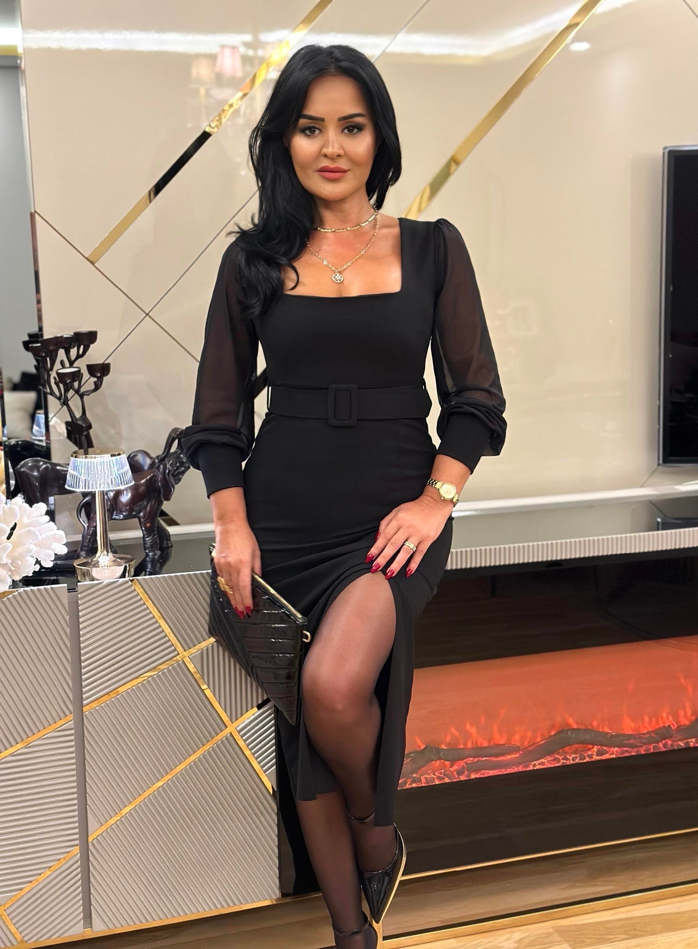 4604 Kare yaka kolu tül siyah kemerli elbise4604