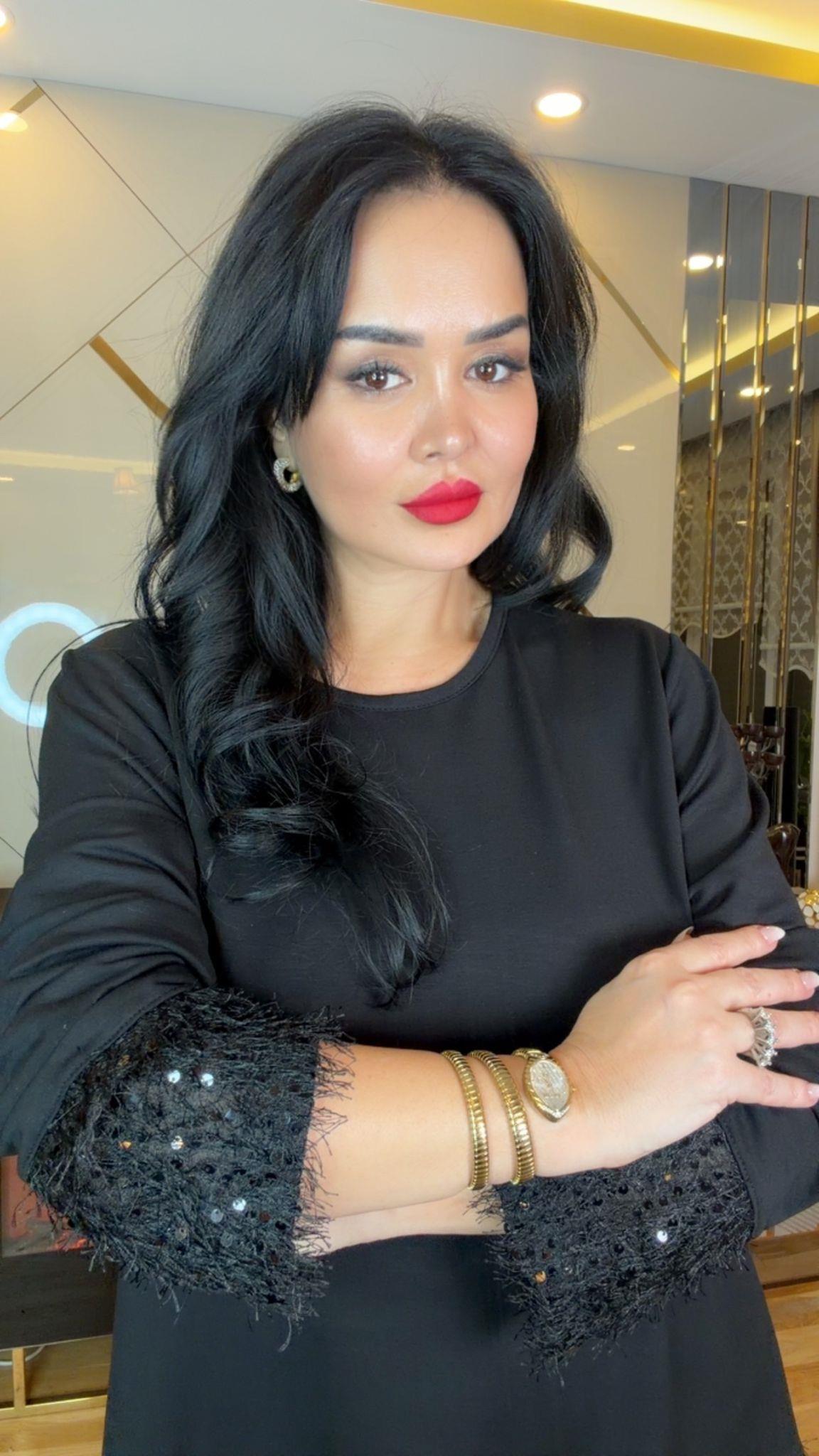 4637 Etek Ucu    Pullu Siyah Bluz4637