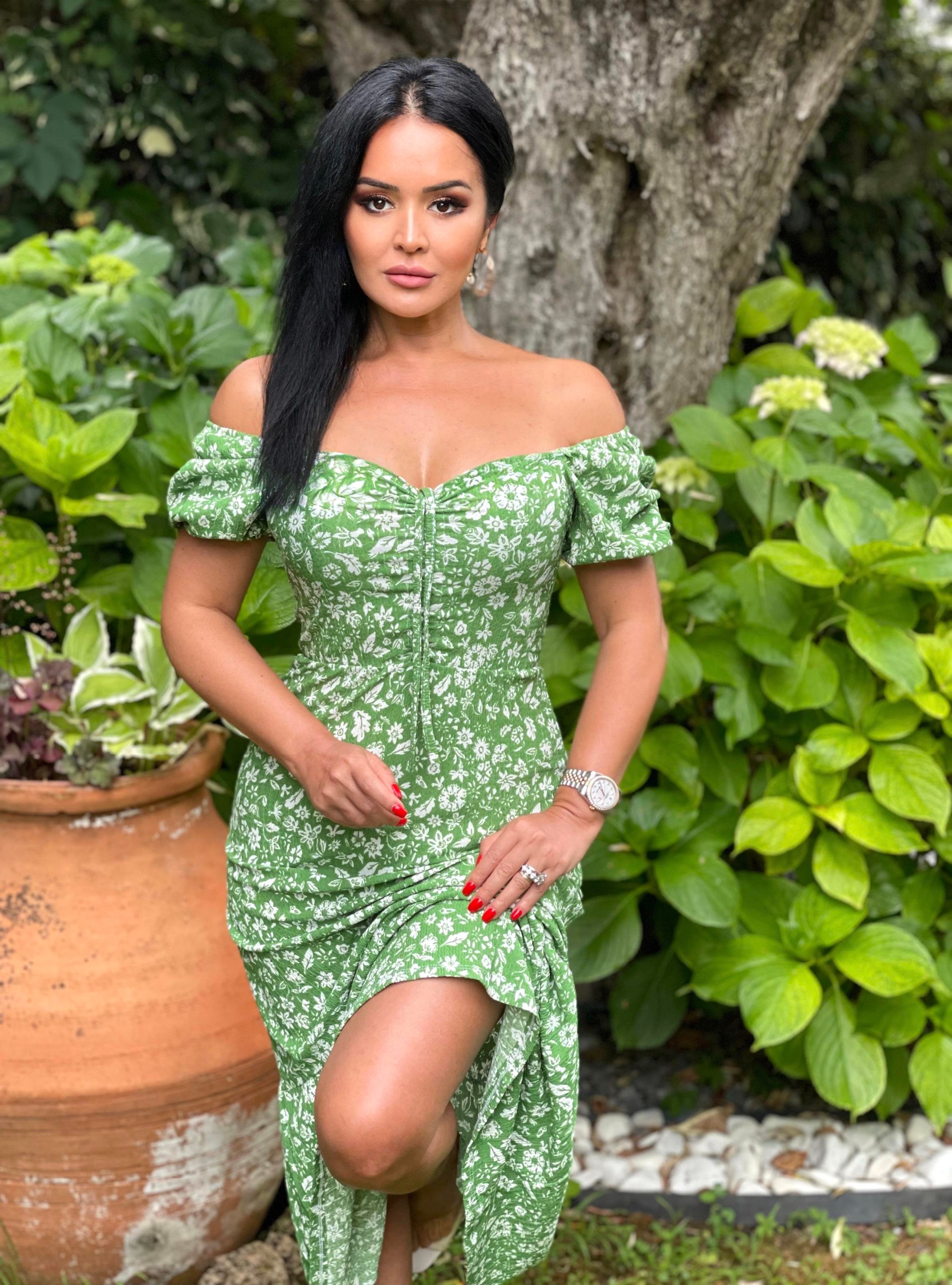 4795 Önü büzgülü  yeşil çiçekli elbise4795