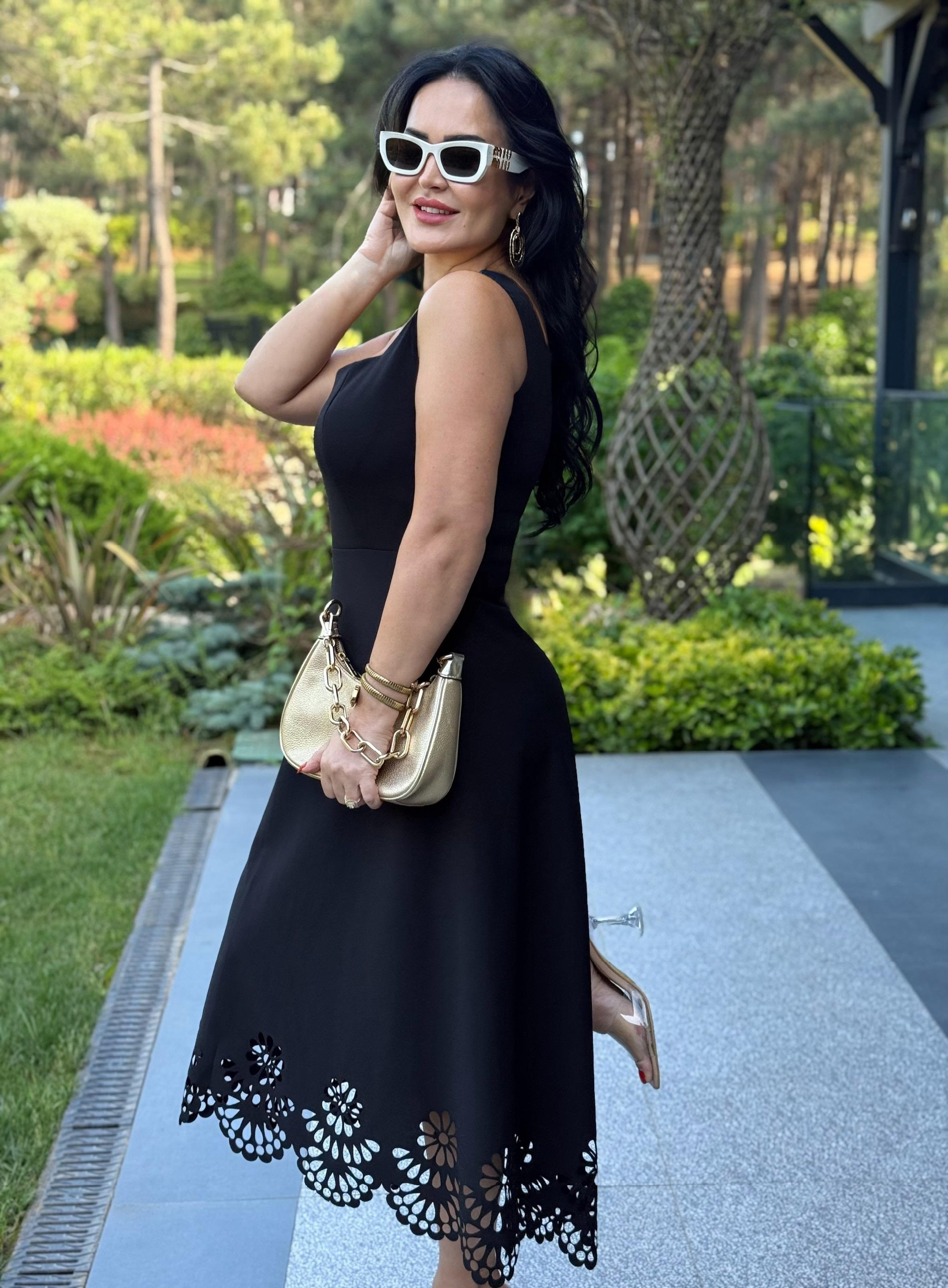 4804 Reine etek ucu çiçek detaylı elbise4804