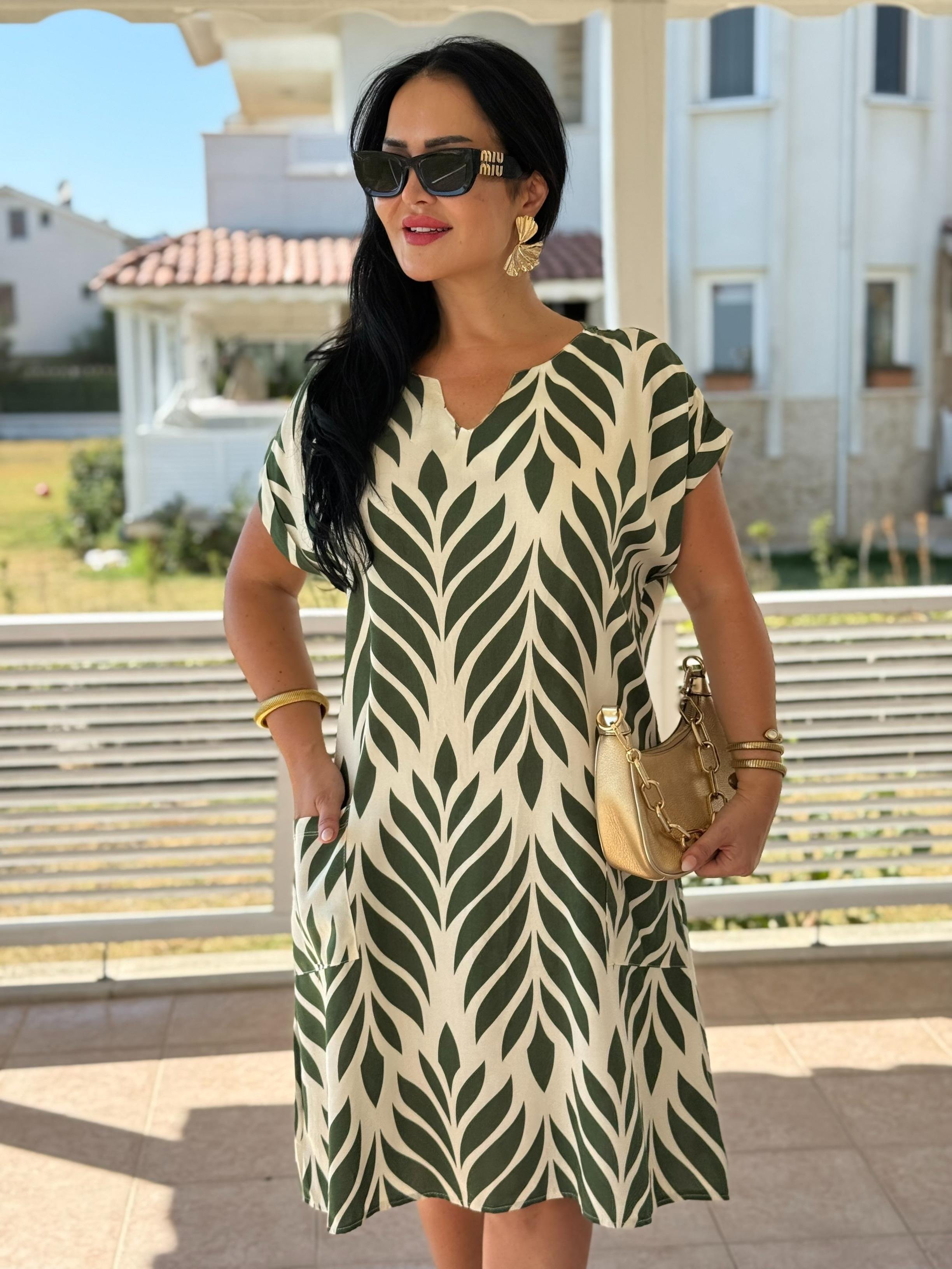 4825  Pera cep detaylı yeşil desenli elbise4825