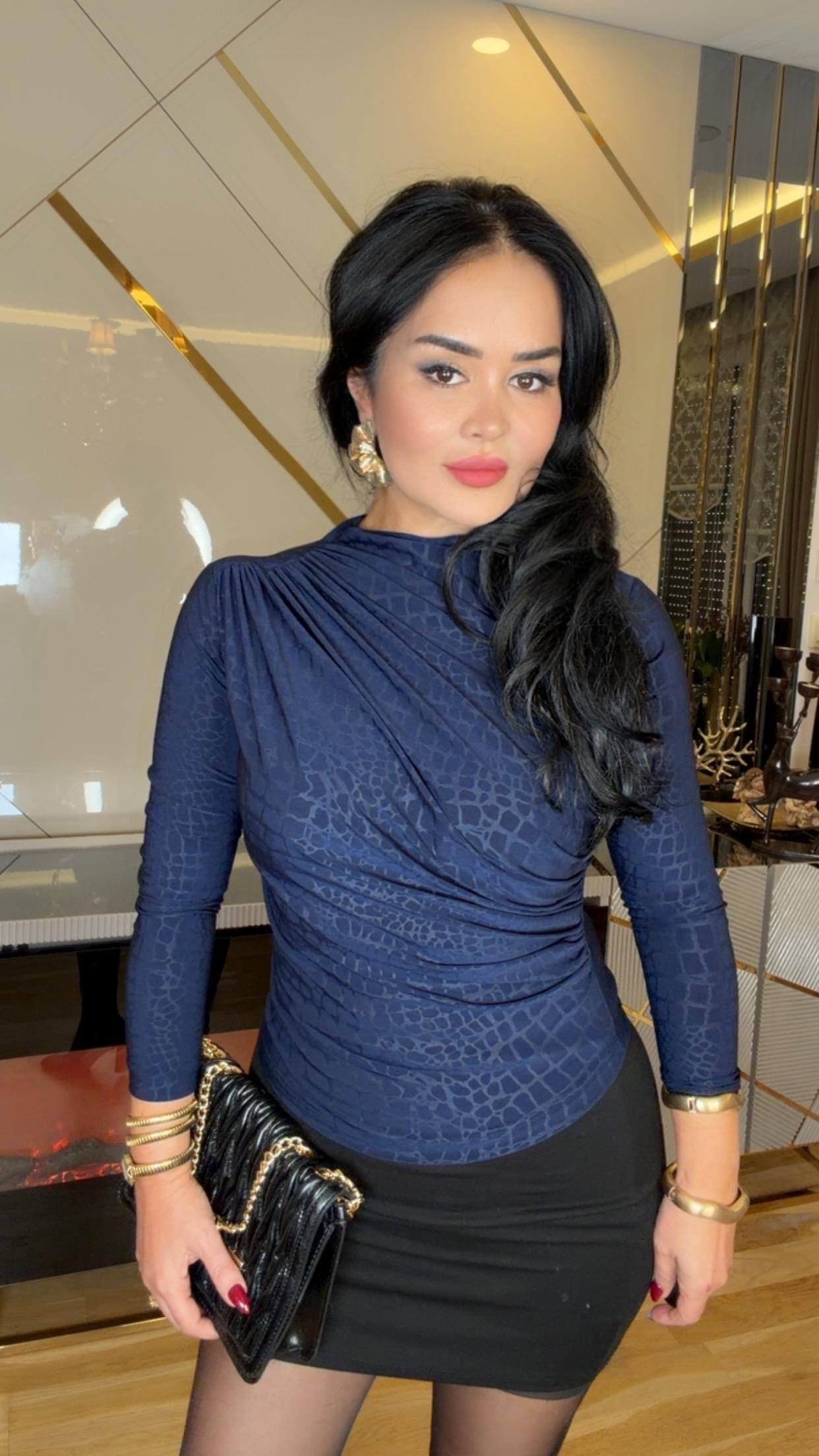 4873 Nuve      lacivert parlak bluz 4873