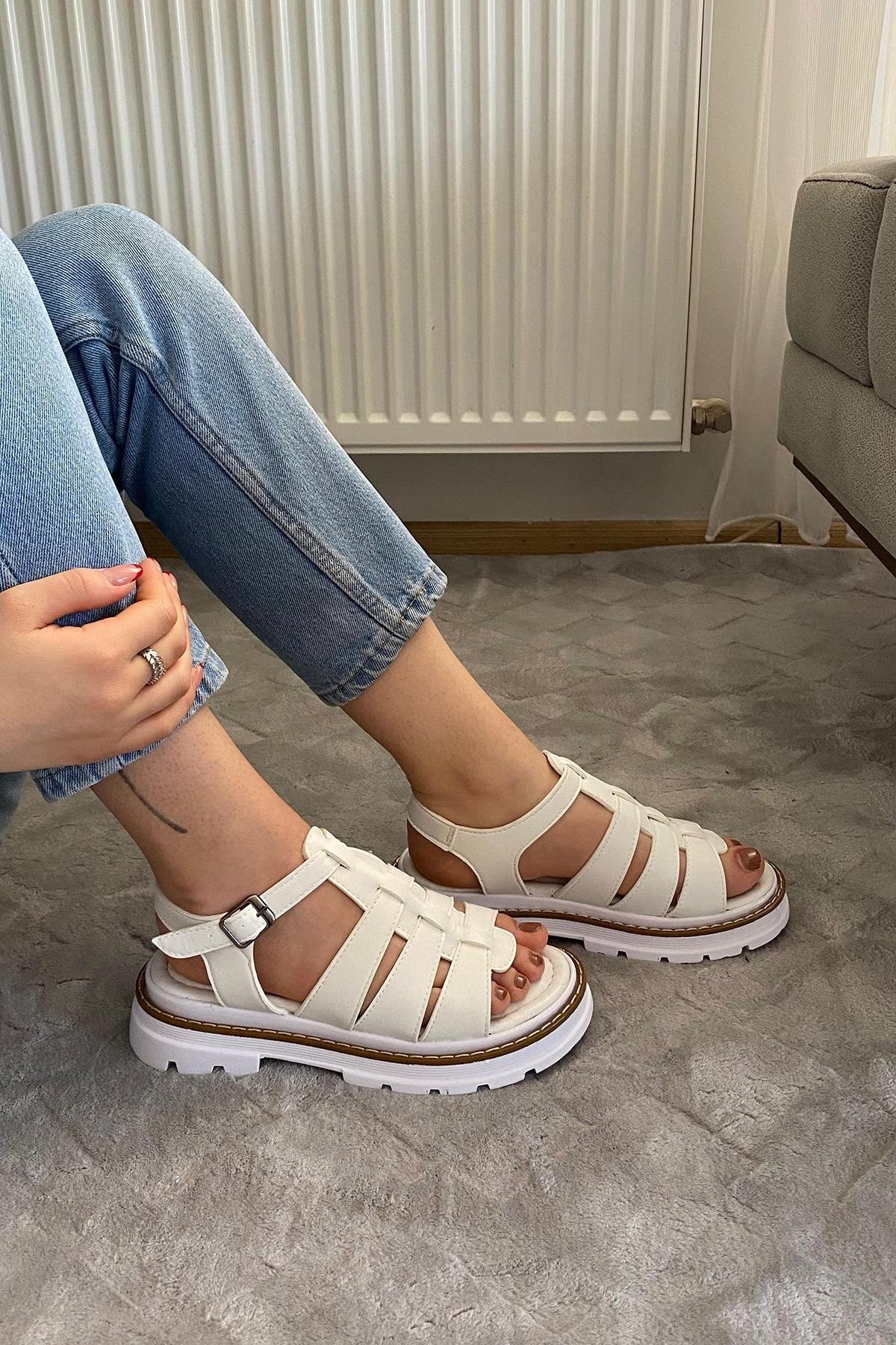 Kadın Desma Kafes Model Vardola Deyatlı  Kalın Taban Ortopedik  Sandalet  K-140