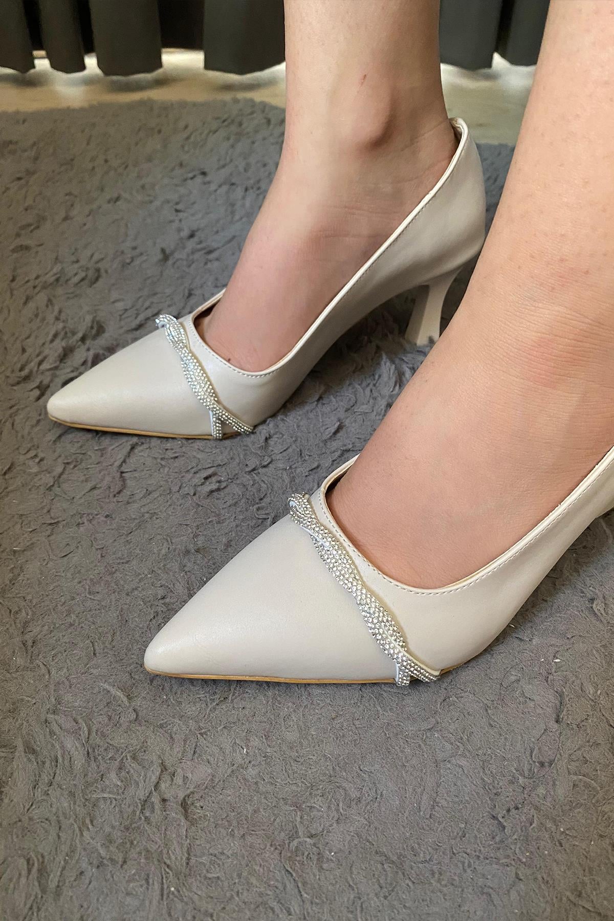 Kadın İzla Taş Detaylı Sivri Burun 7,5 cm Topuklu Stiletto