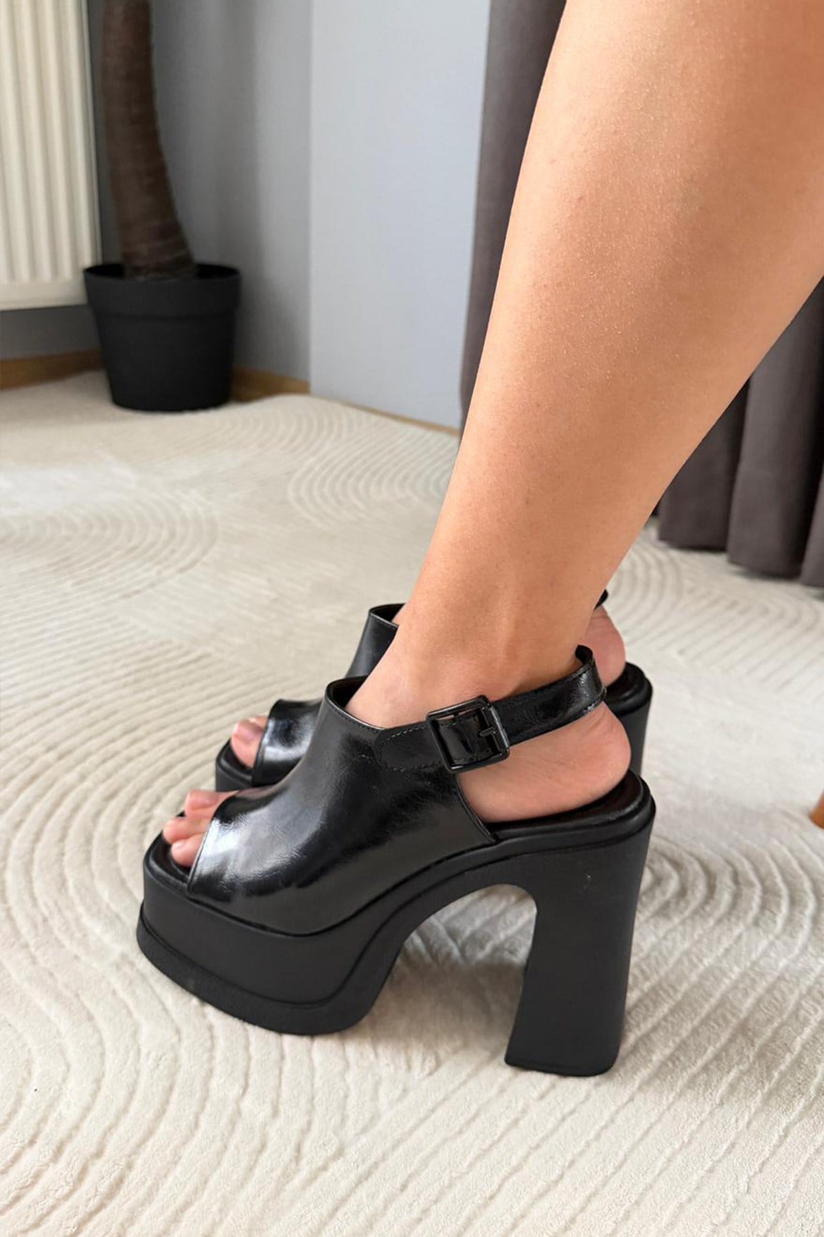 Kadın Pukka Önü Ve Arkası Acık  (12 cm ) Platform Topuklu Ayakkabı