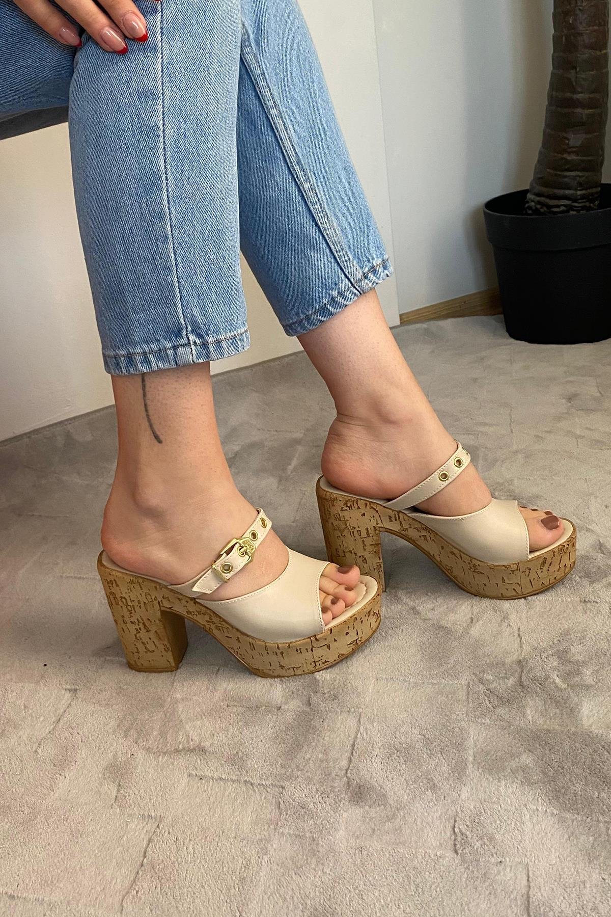 Kadın Rina 10 cm Platfom Topuklu Mantar Taban Terlik & Sandalet K-840