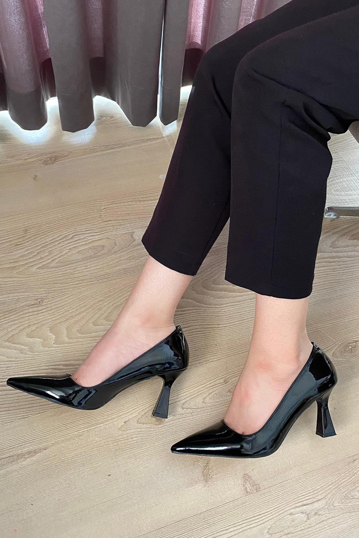Kadın Samba Siyah Rugan 7 cm İnce Topuklu  Stiletto