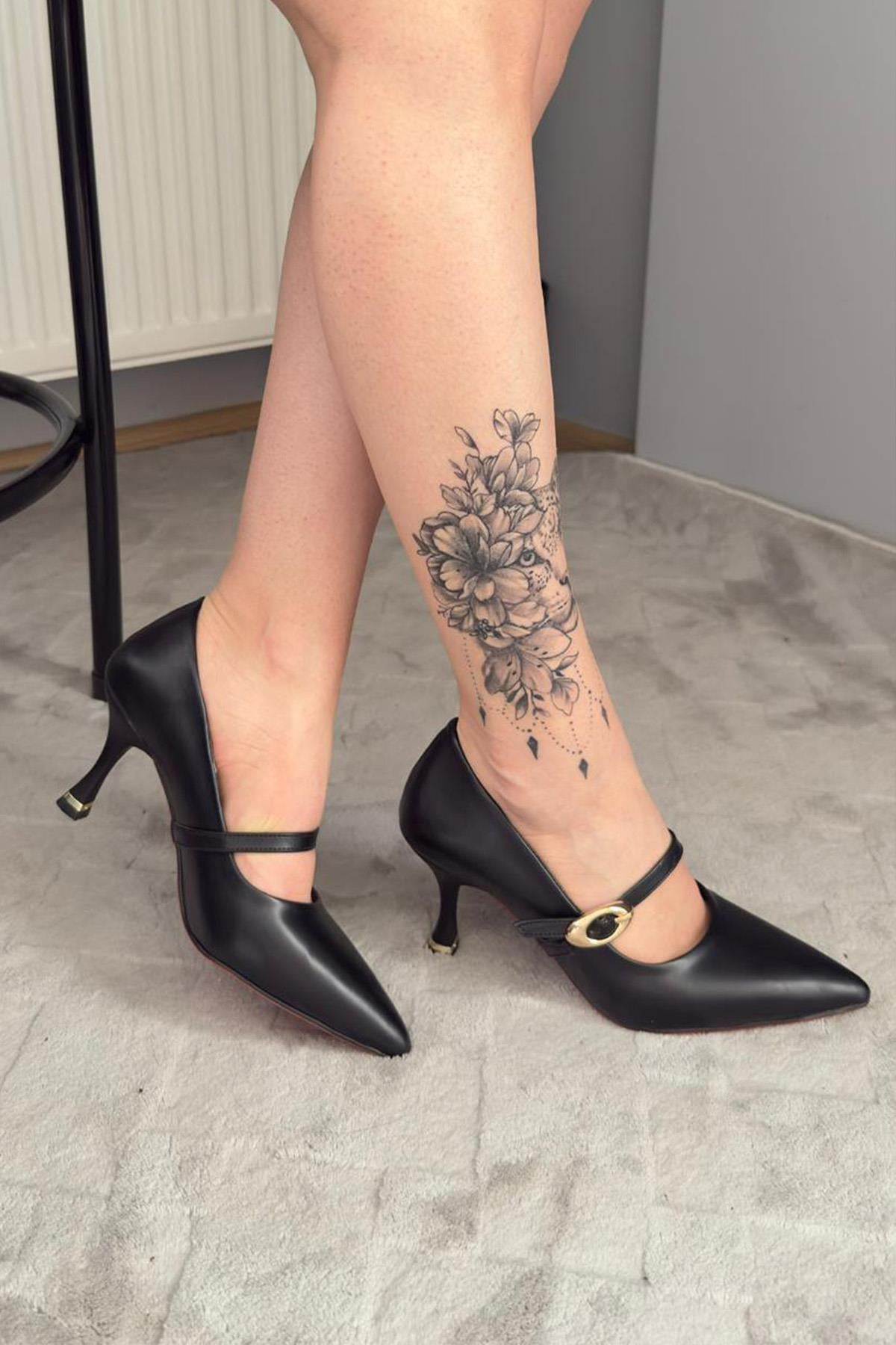 Kadın Sarah Siyah Cilt 7cm  Ince Topuk Önden Tokalı Ayakkabı Stiletto