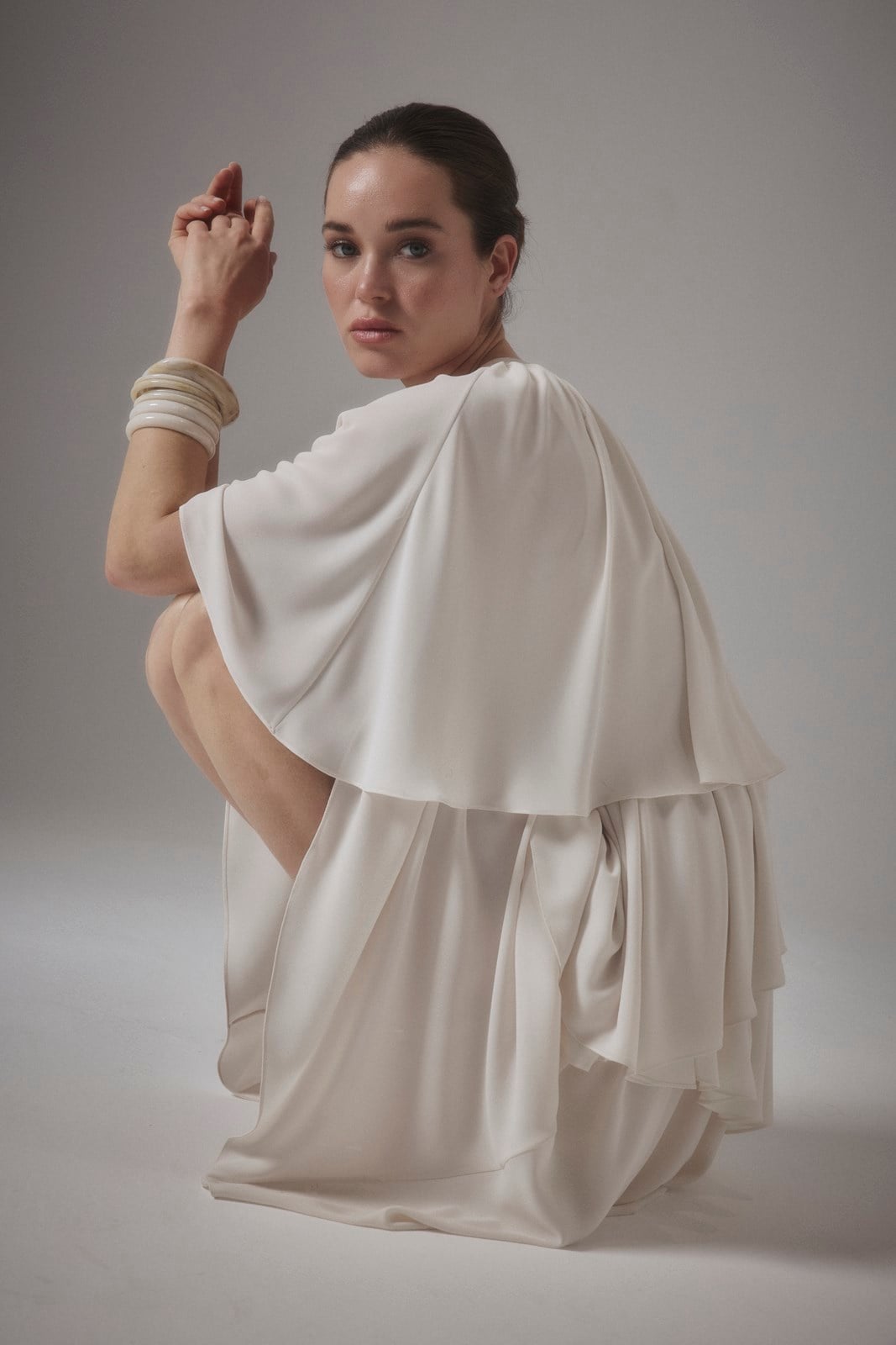 CLARA OMUZ DETAYLI ELBİSE