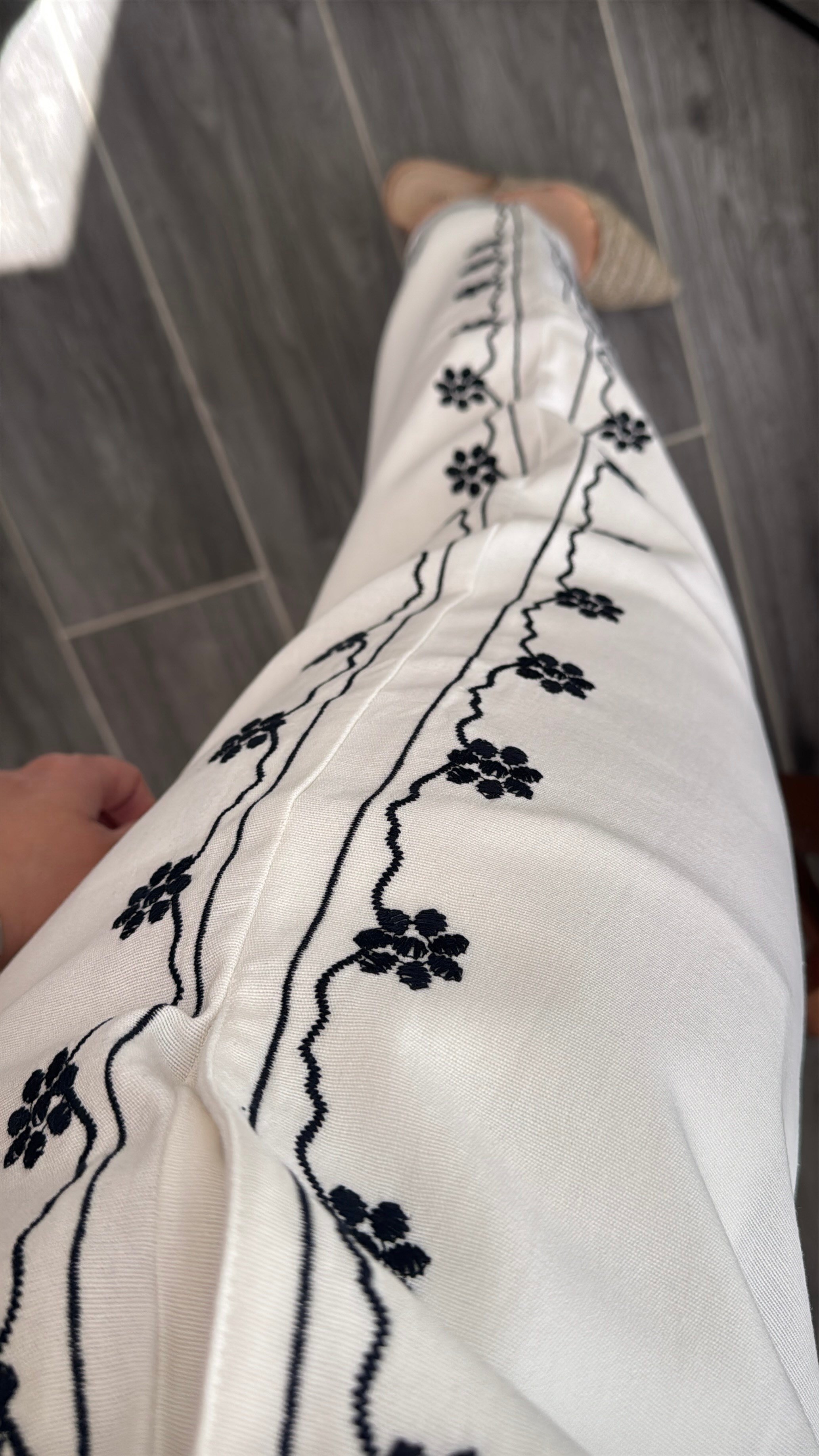 Beyaz Keten Lacivert Çiçekli Pantolon
