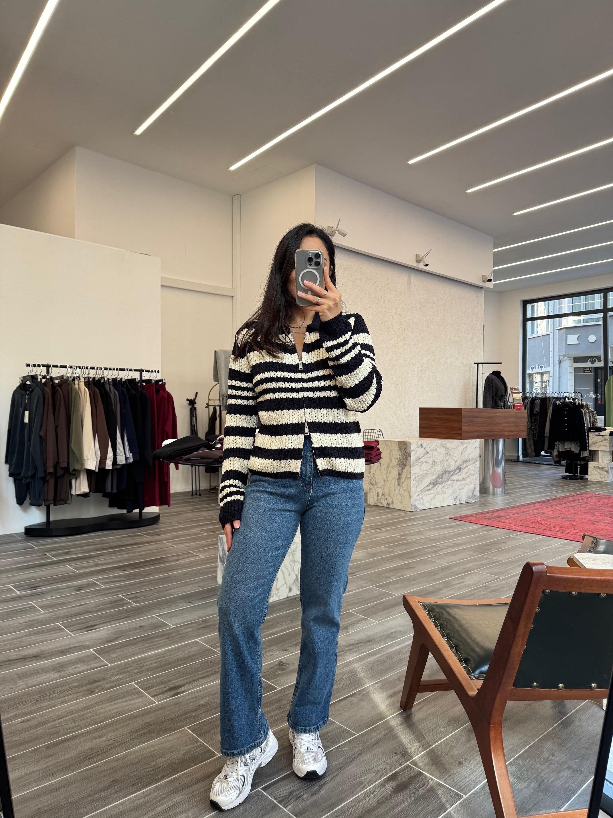 Cos Flare Kesim Açık Mavi Jean