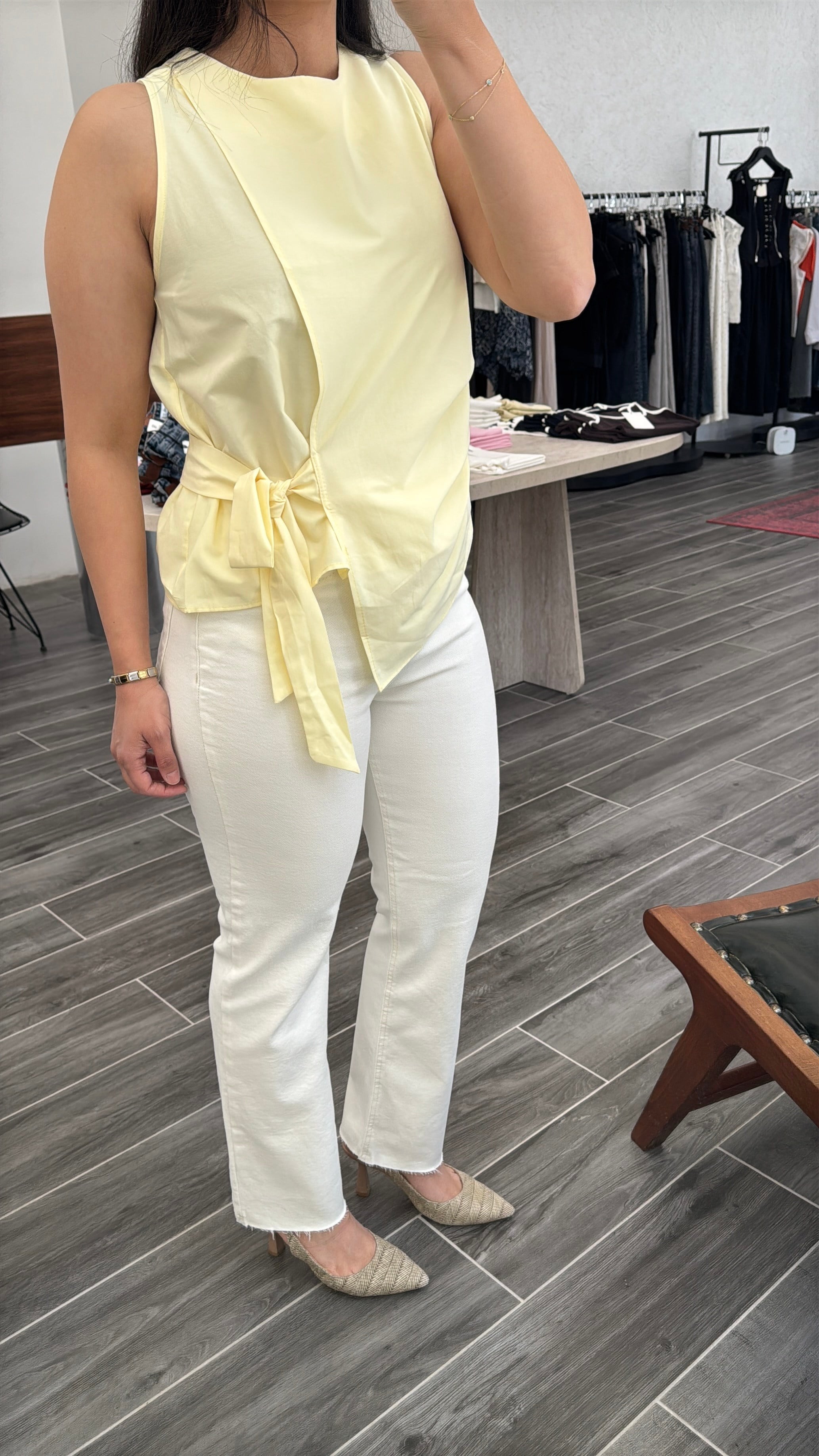 Ekru Paçası Kesik Likralı Flare Jean