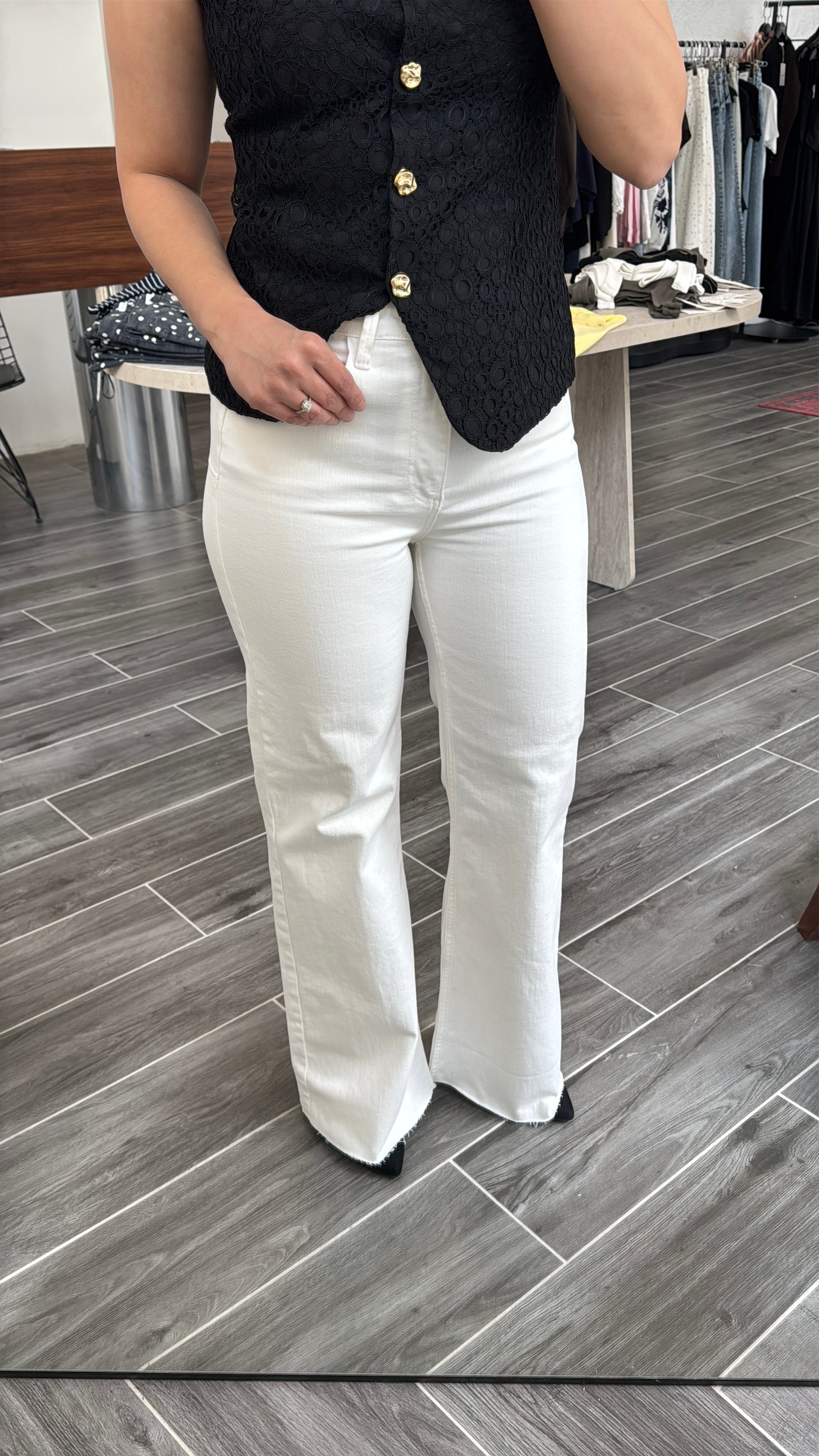 Karol Beyaz Push Up Likralı Jean