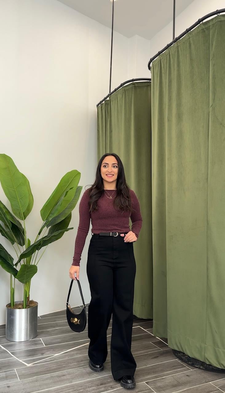 Siyah Dikiş Detaylı Kemerli Full Likralı Jean