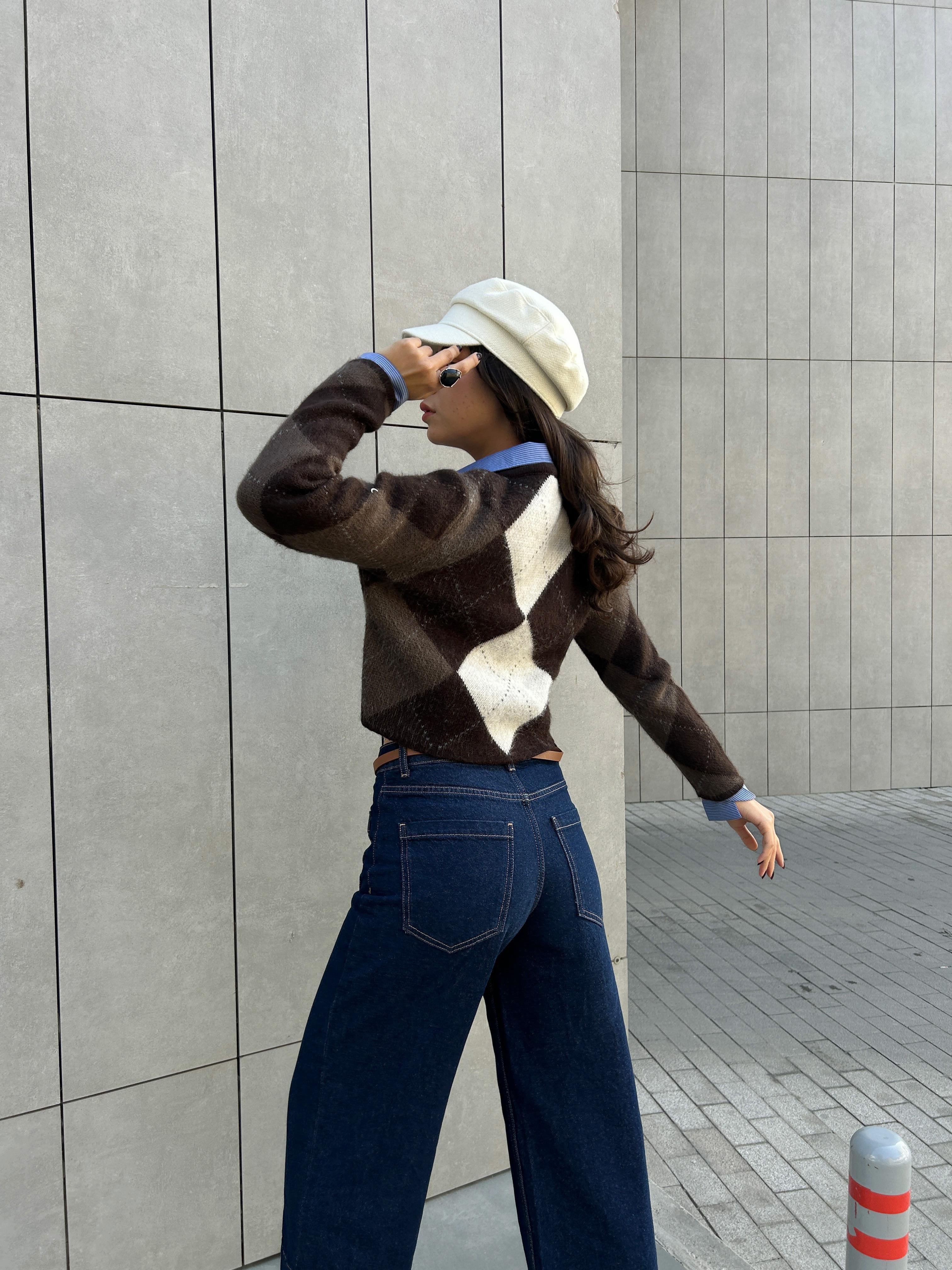  Kadın Bordo Düğmeli Şardonlu Hırka 5570