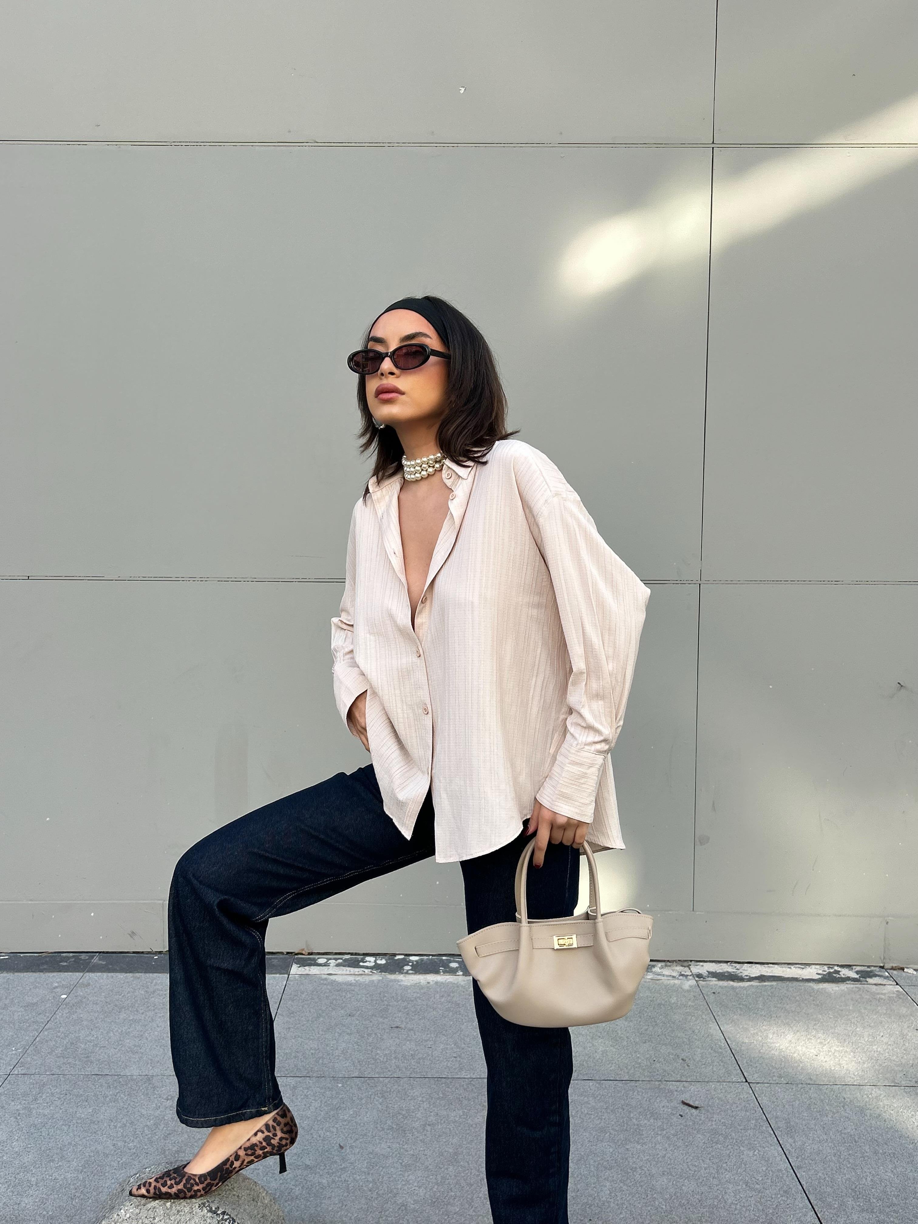 Bej Oversize Geniş Manşetli Kadın Gömlek 27384