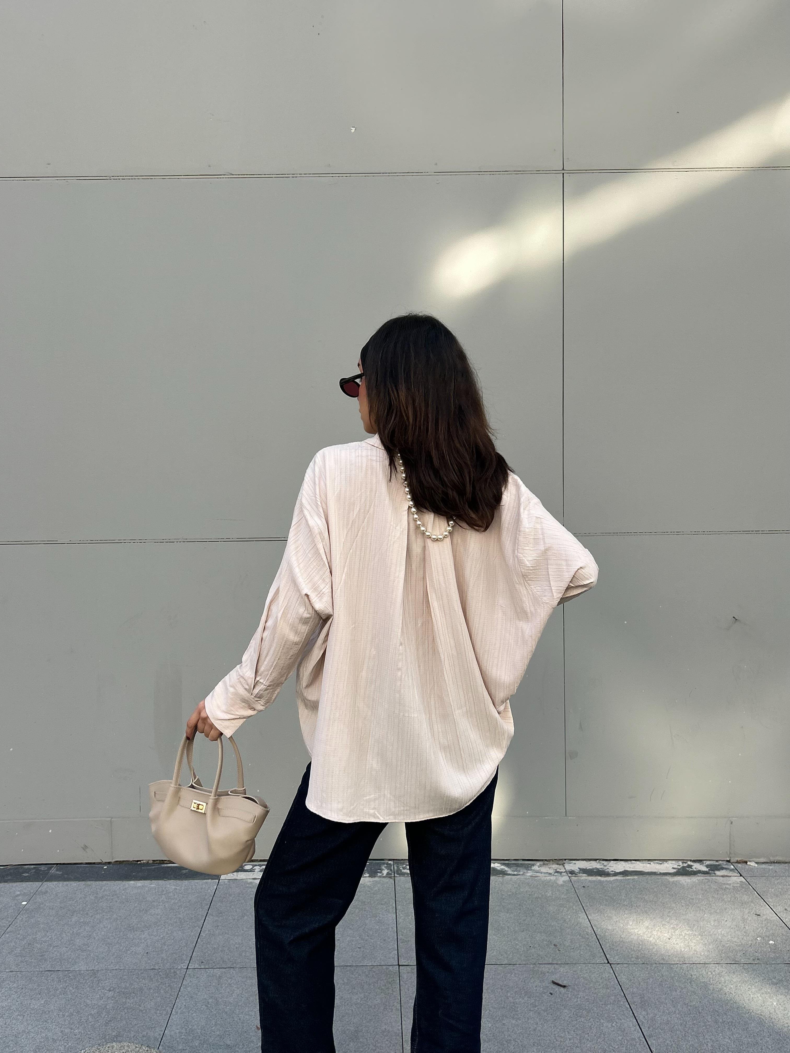 Bej Oversize Geniş Manşetli Kadın Gömlek 27384