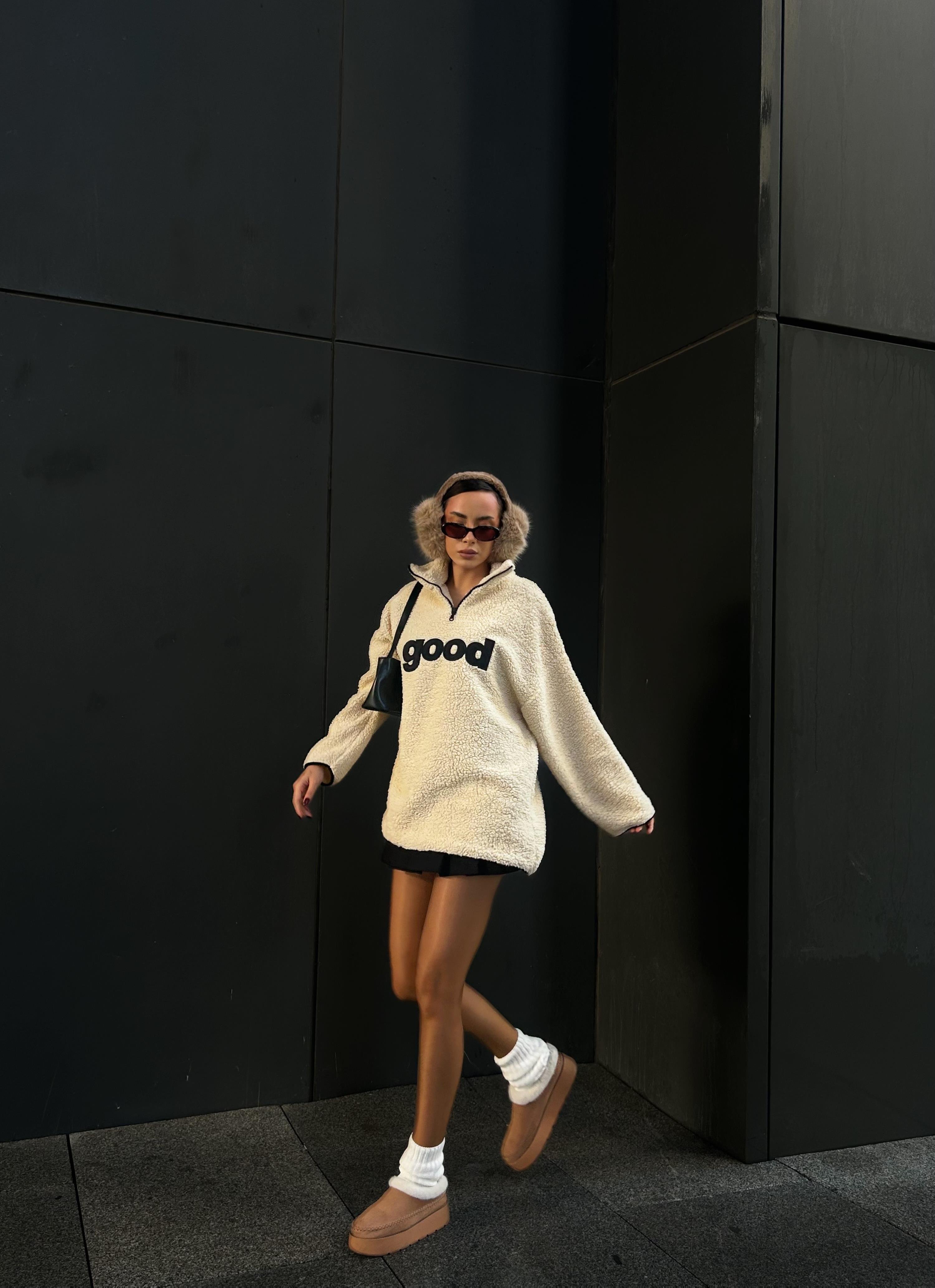 Bej Pelüş Yarım Fermuarlı Oversize Nakışlı Sweatshirt 28354